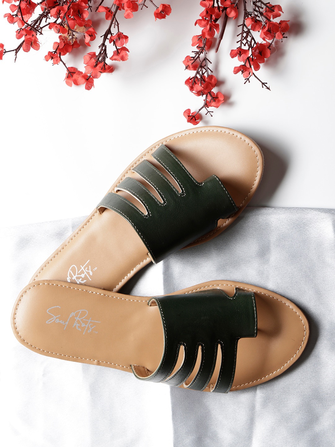 

Soul Roots Women One Toe Flats, Green