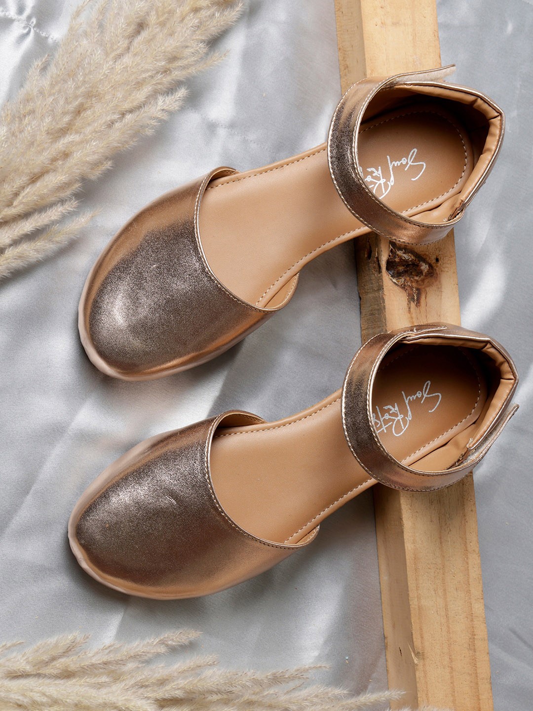 

Soul Roots Solid Ballerinas Flats, Rose gold
