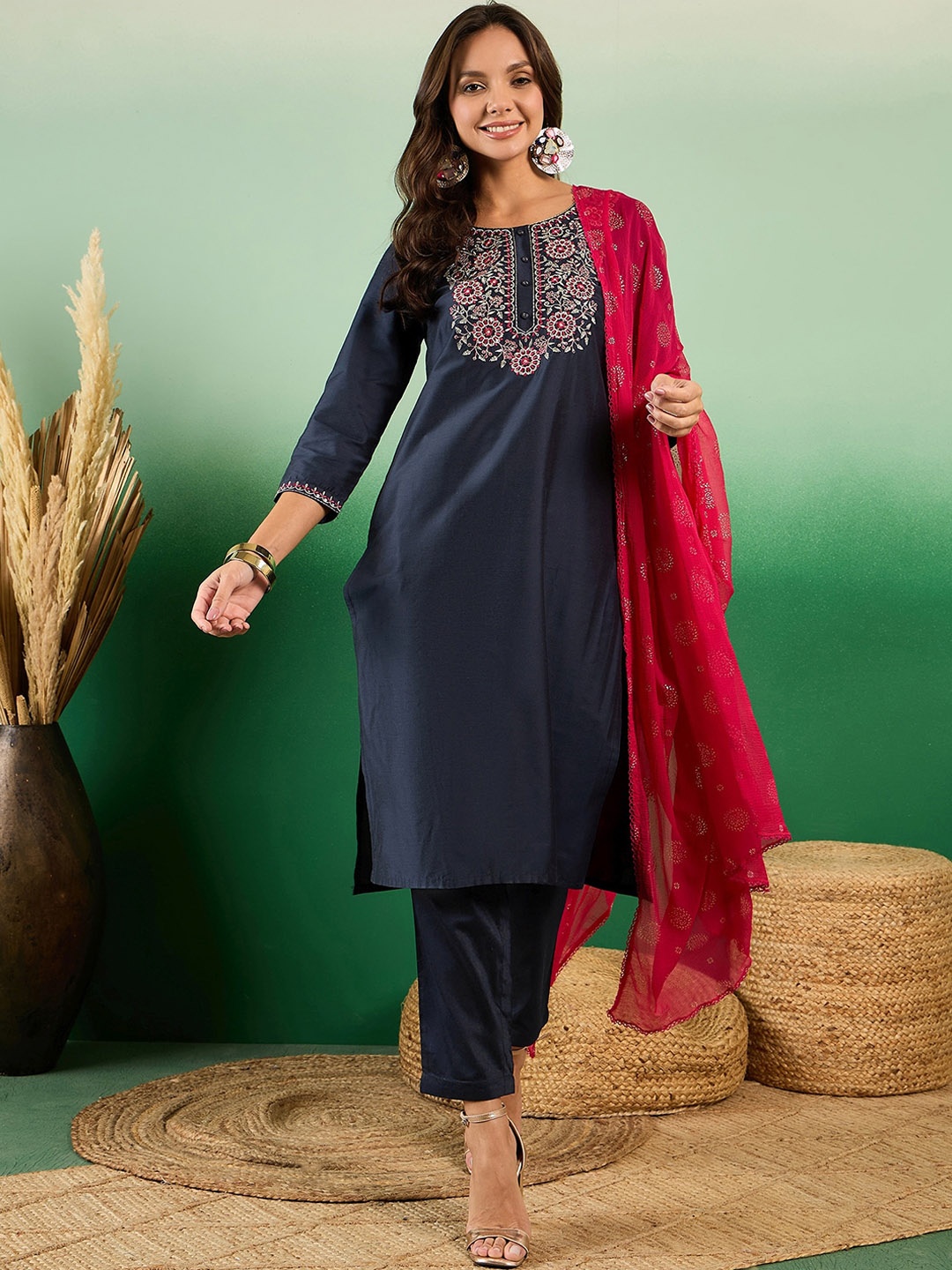 

Sangria Embroidered Round Neck Kurta With Trousers & Dupatta, Navy blue