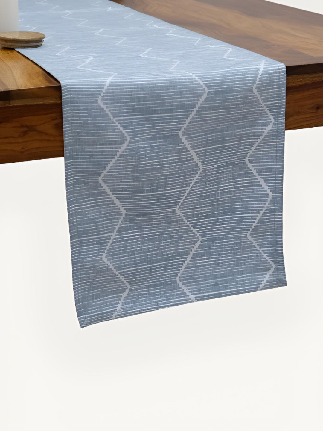 

DESIGN GAATHA Blue & White Chevron Rectangle Table Runner