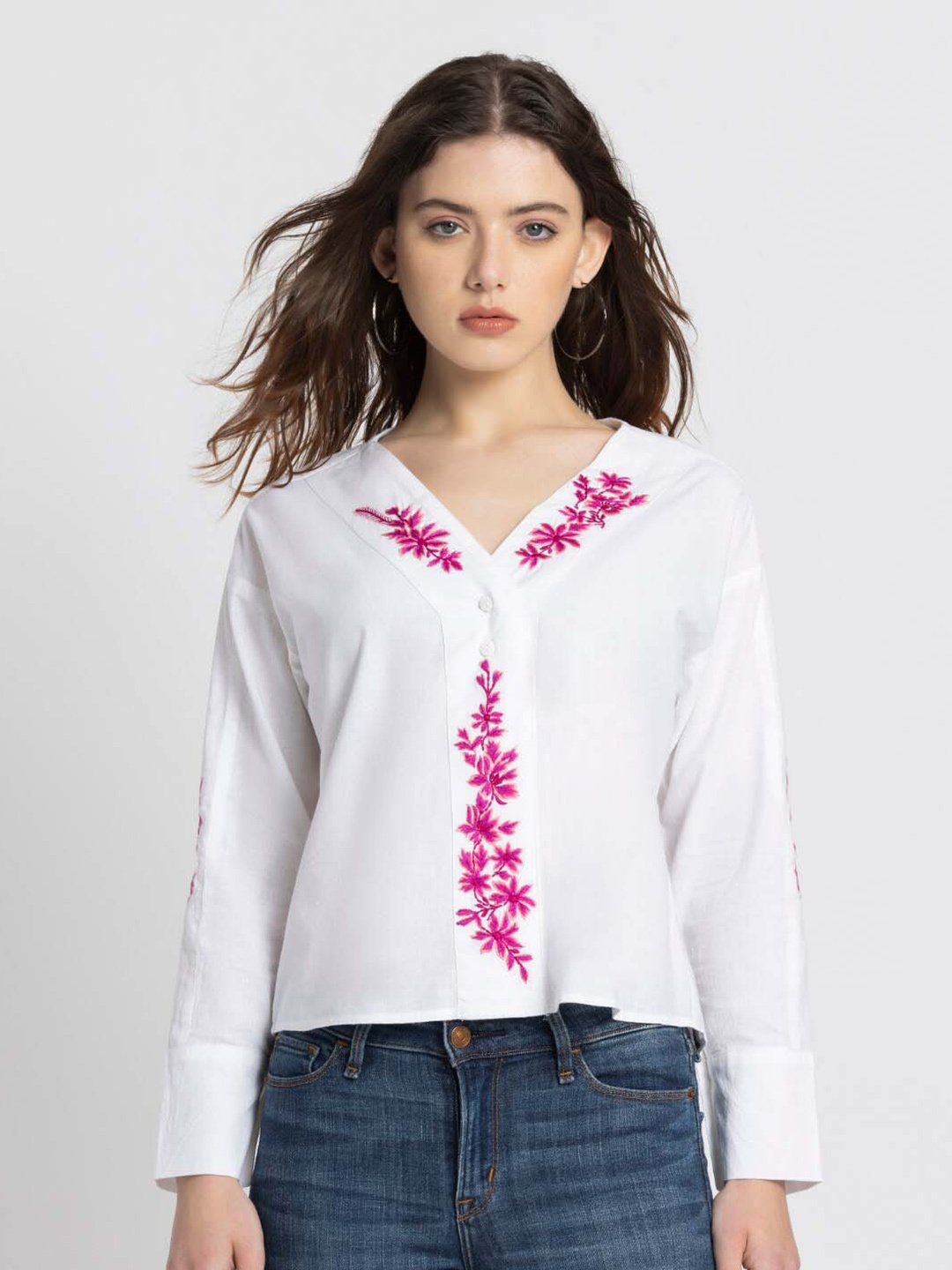 

SHAYE Floral Embroidered V-Neck Cuffed Sleeves Pure Cotton Shirt Style Top, White