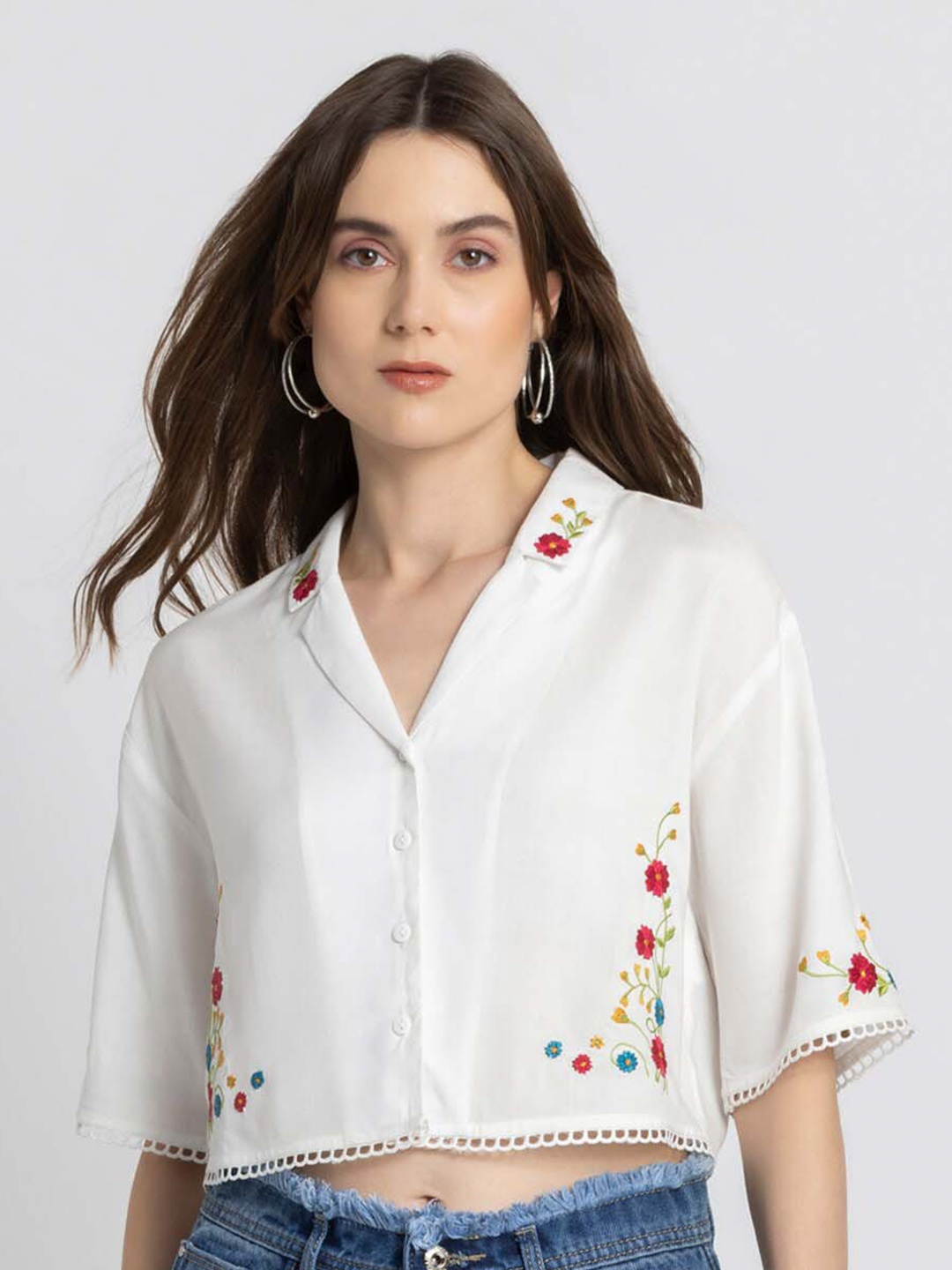

SHAYE Floral Embroidered Lapel Collar Drop-Shoulder Sleeves Shirt Style Crop Top, White
