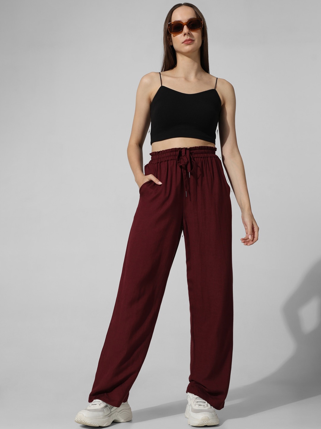 

ONLY Women High-Rise Regular Fit Parallel Trousers, Maroon