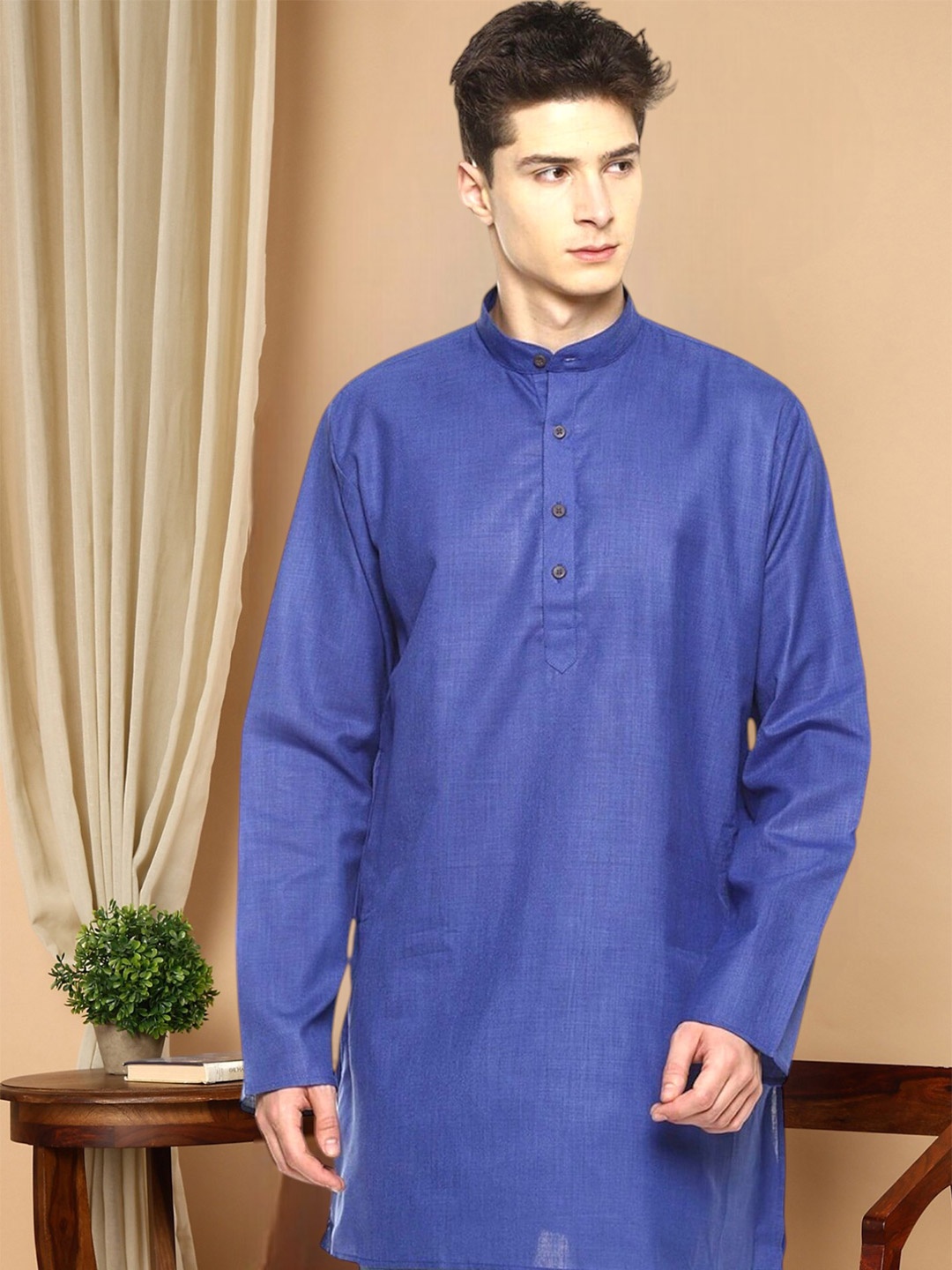 

TATTVA Long Sleeves Mandarin Collar Thread Work Kurta, Blue