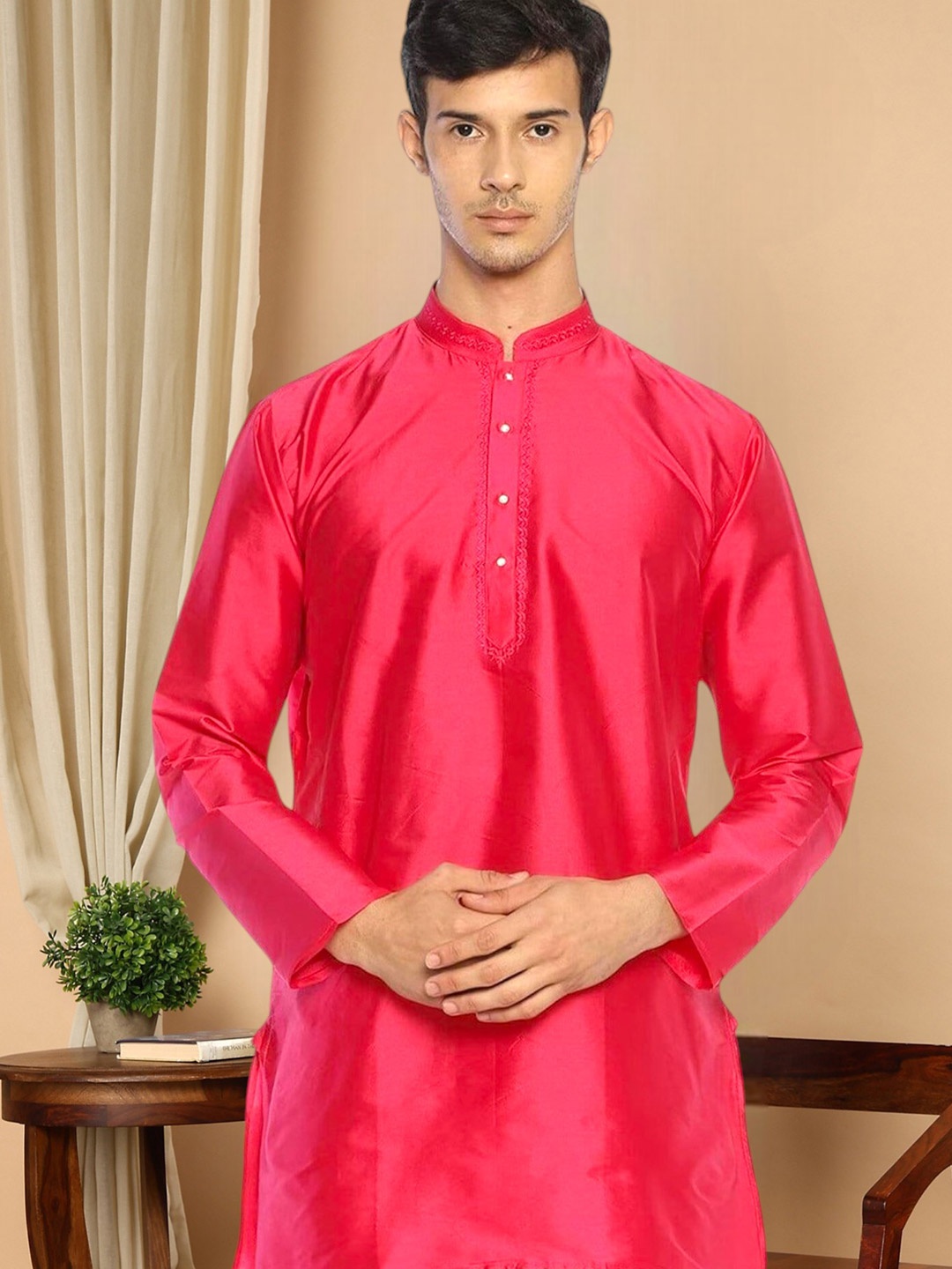 

TATTVA Long Sleeves Mandarin Collar Thread Work Kurta, Pink