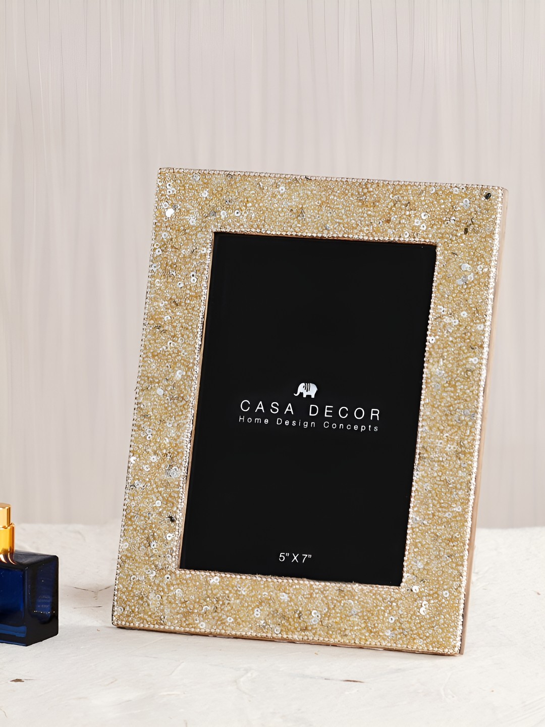 

CASA DECOR Gold-Toned Table Photo Frame