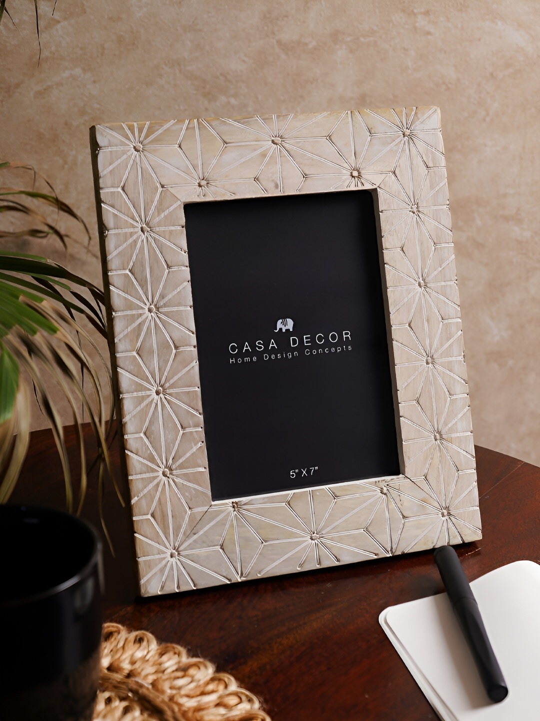 

CASA DECOR Brown & White Wooden Table Photo Frame