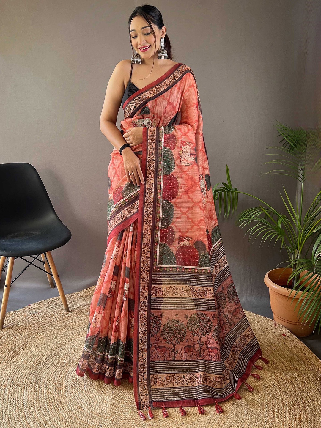 

Mitera Ethnic Motifs Printed Tussar Saree, Peach