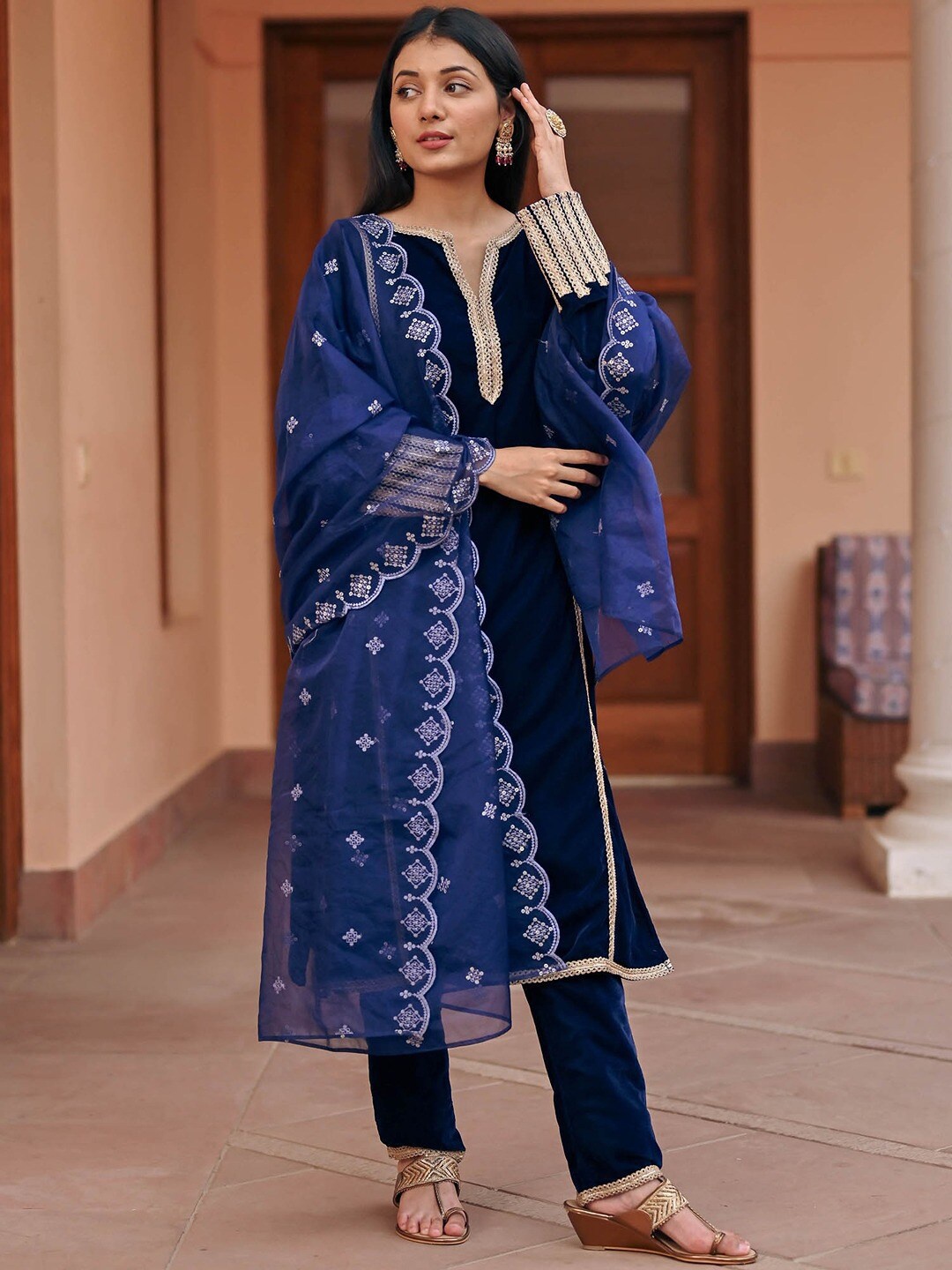 

Lavanya The Label Ethnic Motifs Regular Velvet Kurta with Trouser & Dupatta, Blue