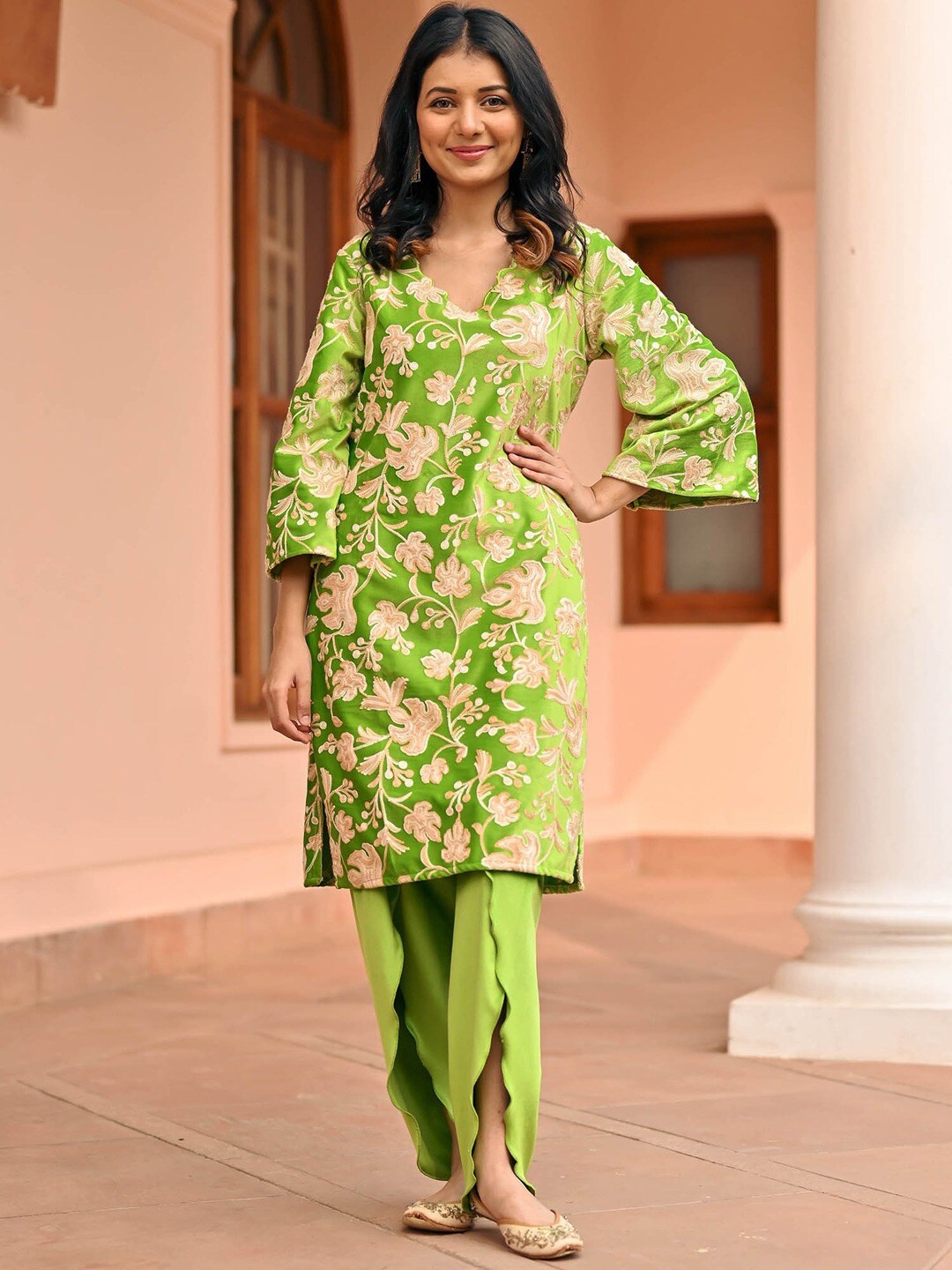 

Lavanya The Label Floral Embroidered Regular Aari Work Velvet Kurta with Dhoti Pants, Green