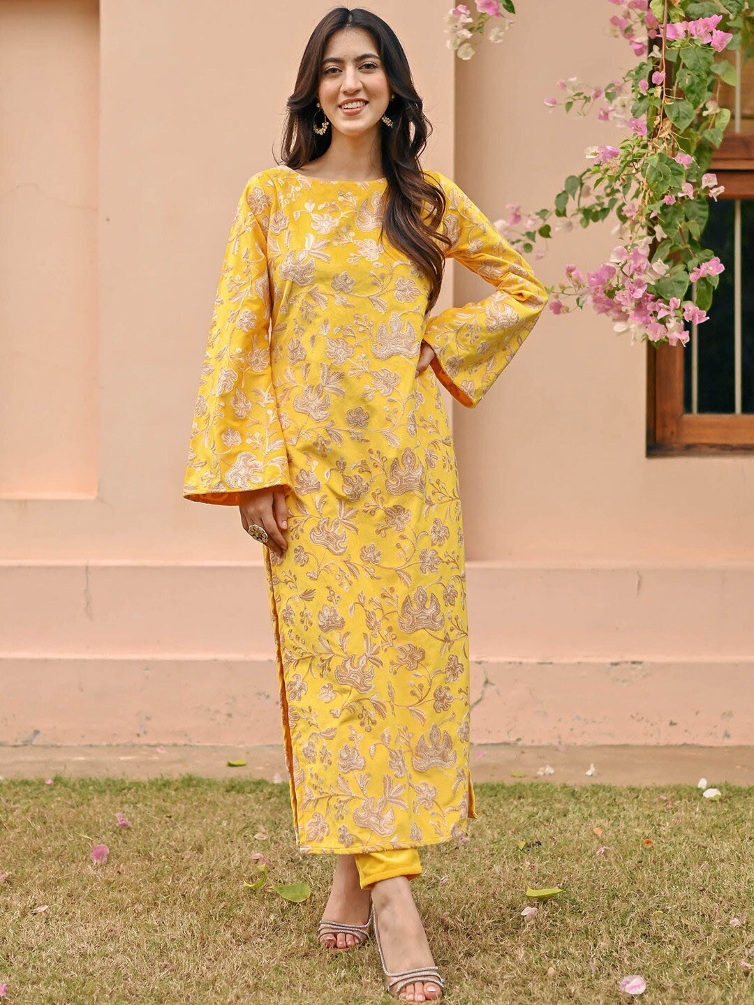 

Lavanya The Label Floral Embroidered Regular Aari Work Velvet Kurta with Trousers, Yellow