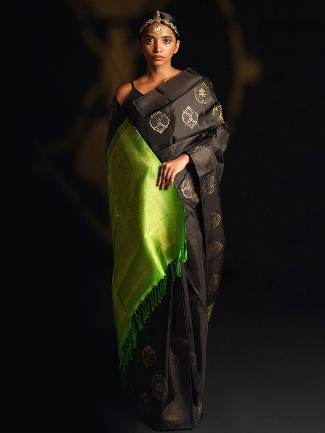 

Mitera Ethnic Motifs Printed Zari Saree, Black