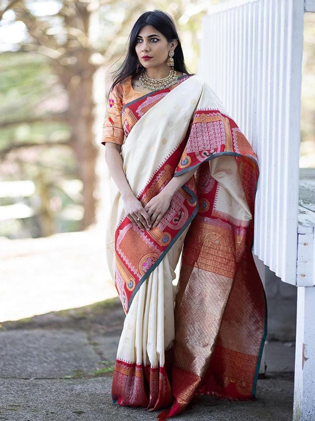 

KALINI Ethnic Woven Design Zari Saree, White