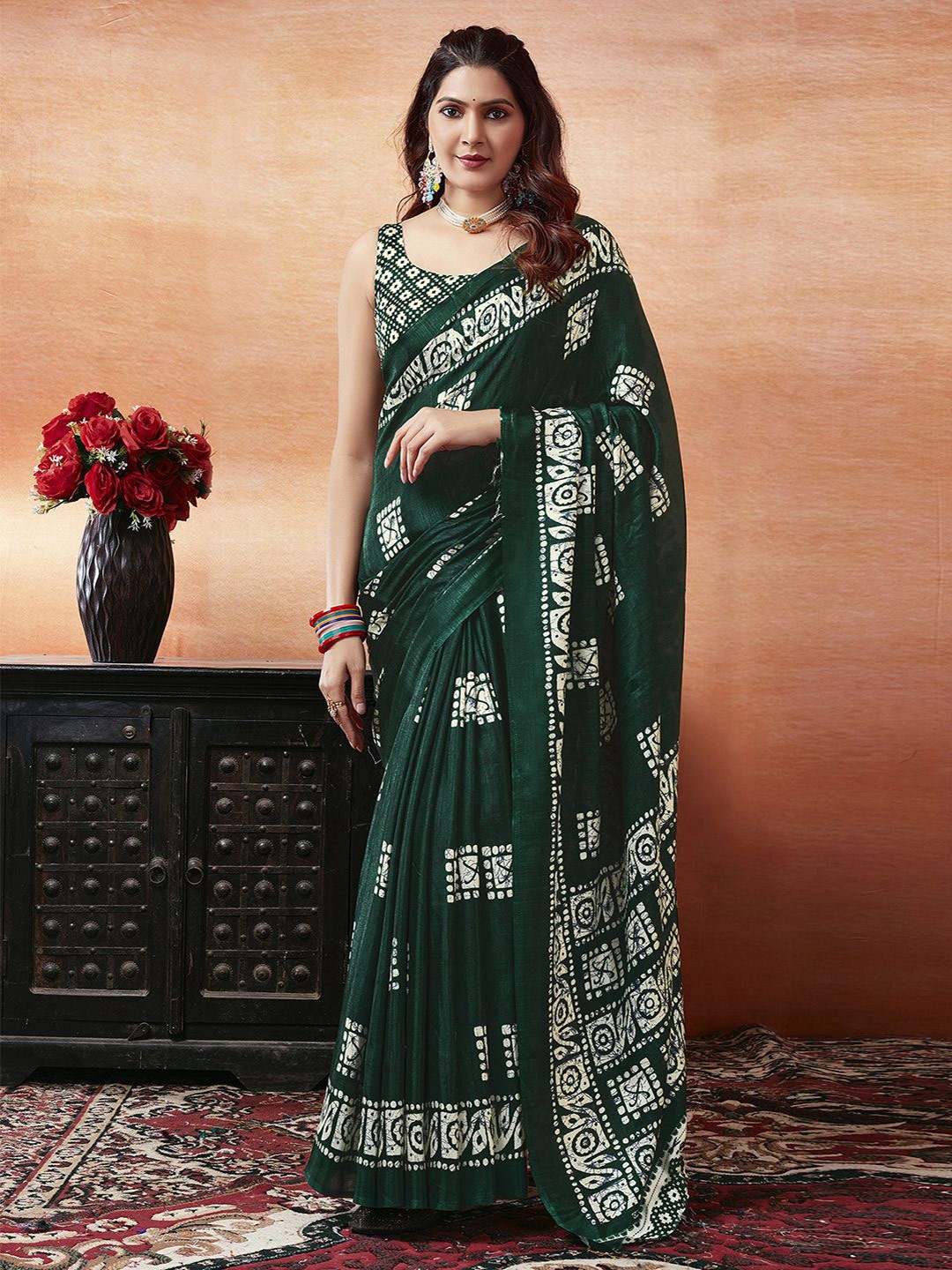 

KALINI Geometric Printed Saree, Green