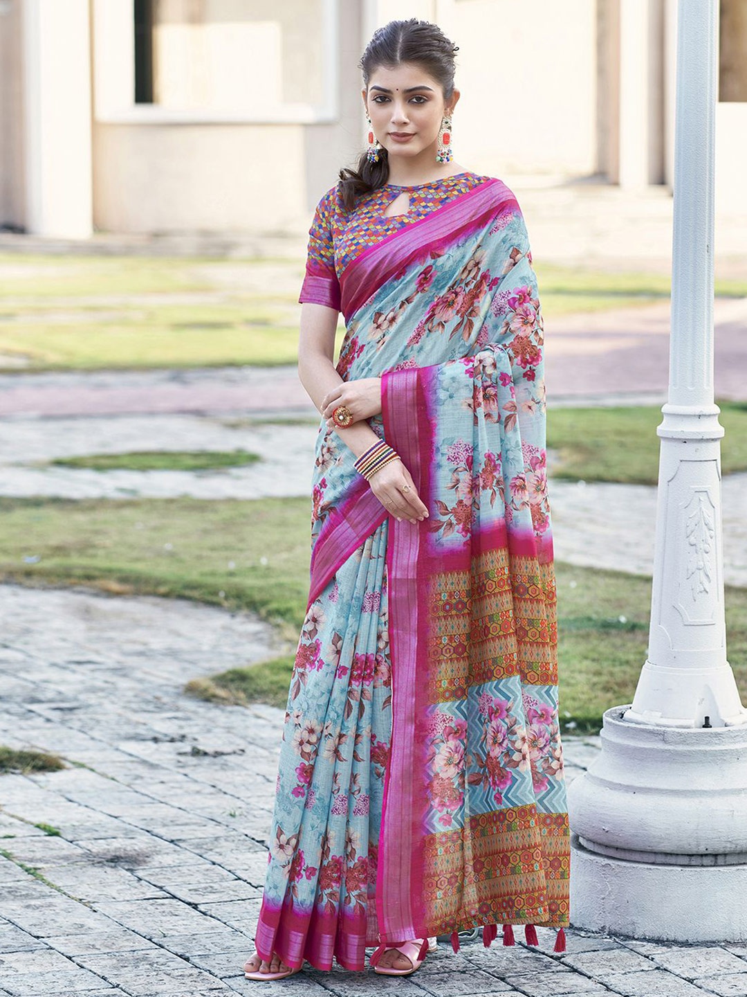 

KALINI Floral Printed Zari Saree, Turquoise blue