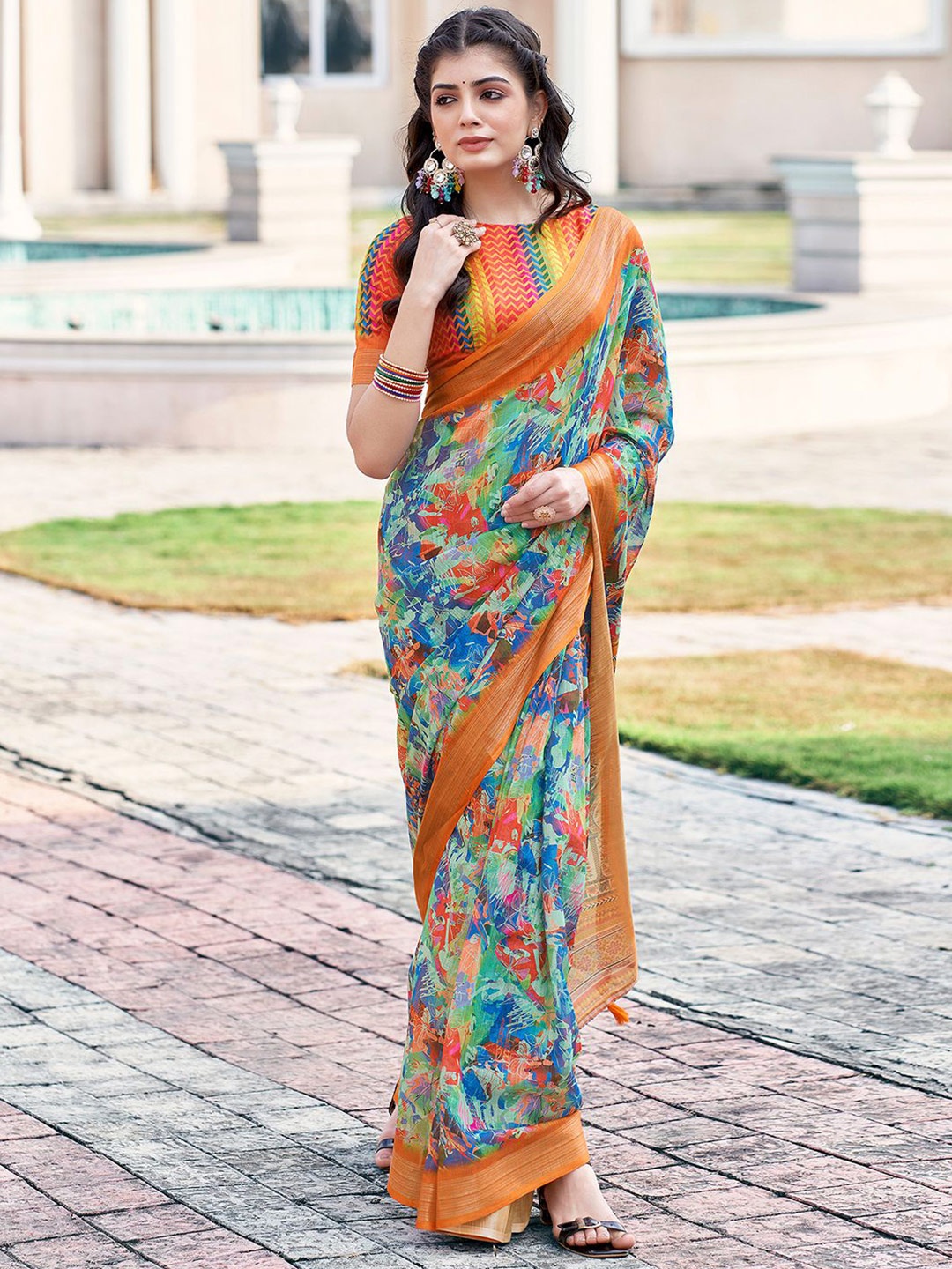 

KALINI Floral Printed Zari Saree, Blue