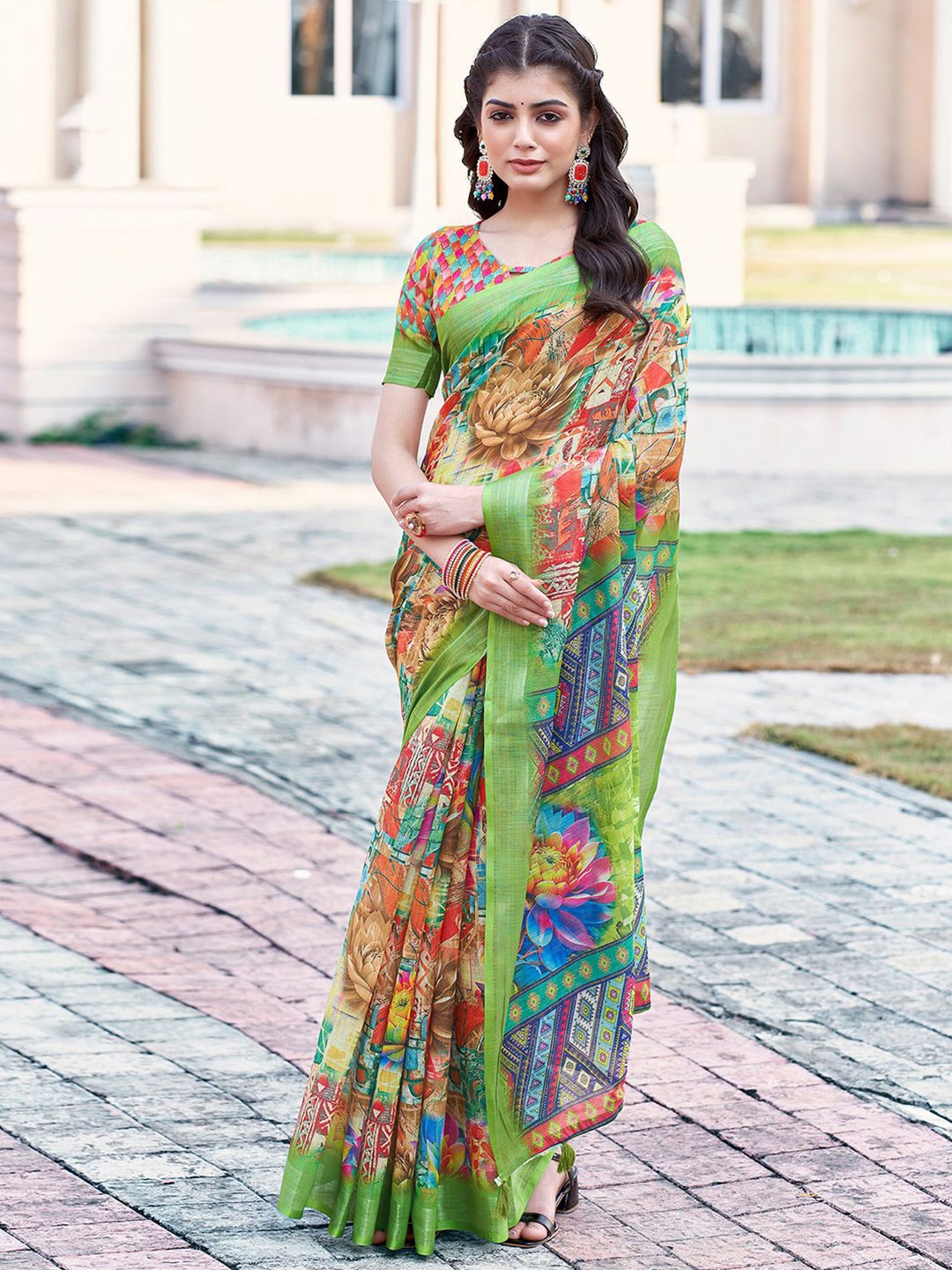 

KALINI Floral Printed Zari Saree, Green