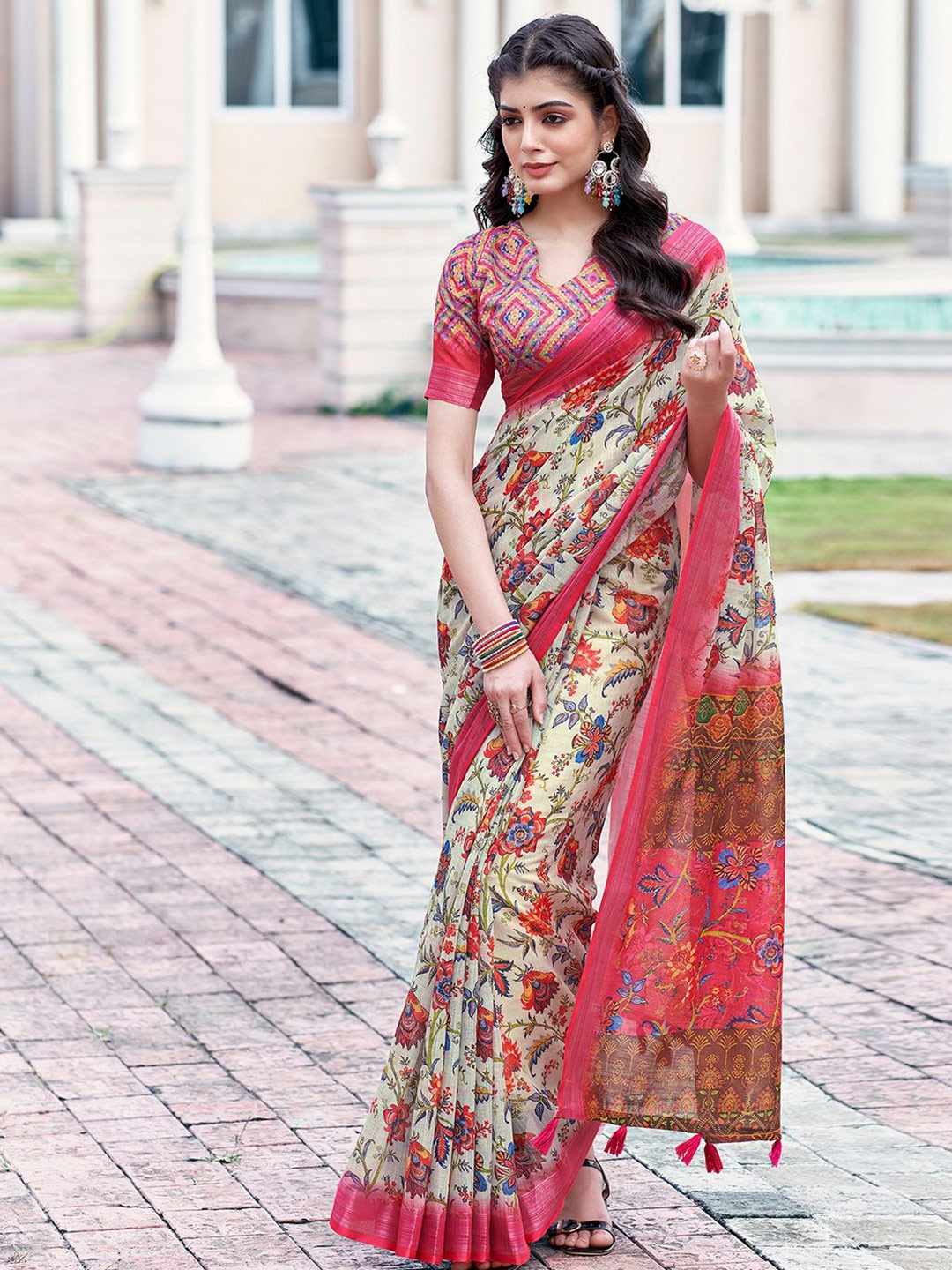 

KALINI Floral Printed Zari Saree, Lime green