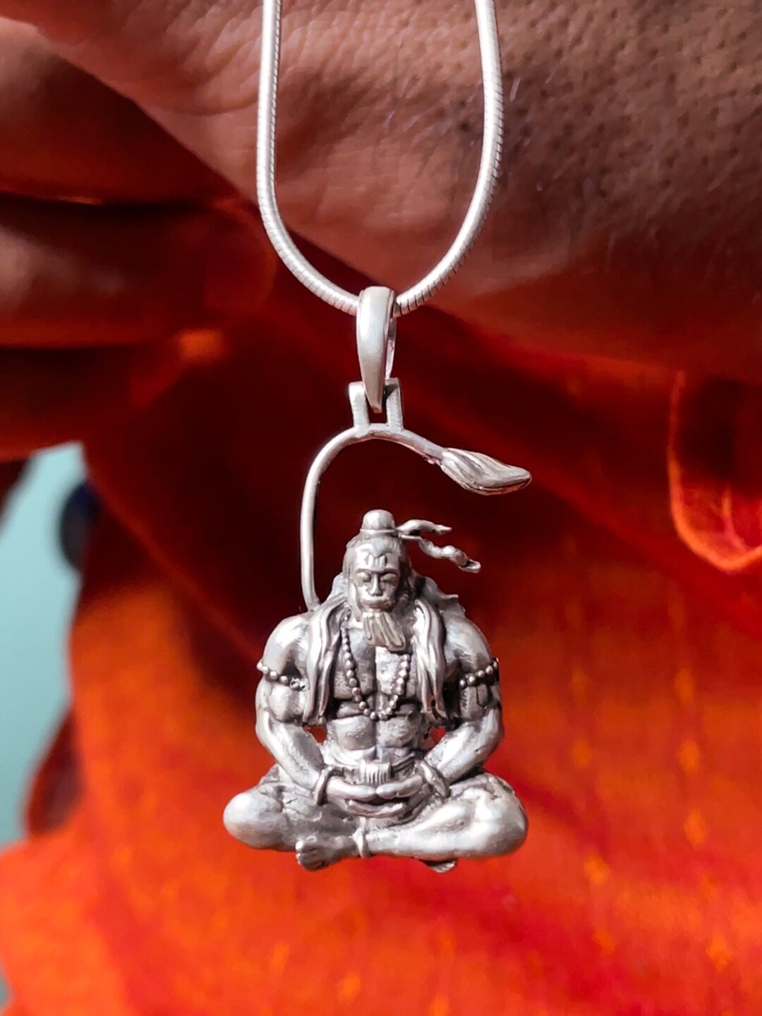 

Unniyarcha Silver Meditating Shri Hanuman Ji Pendant