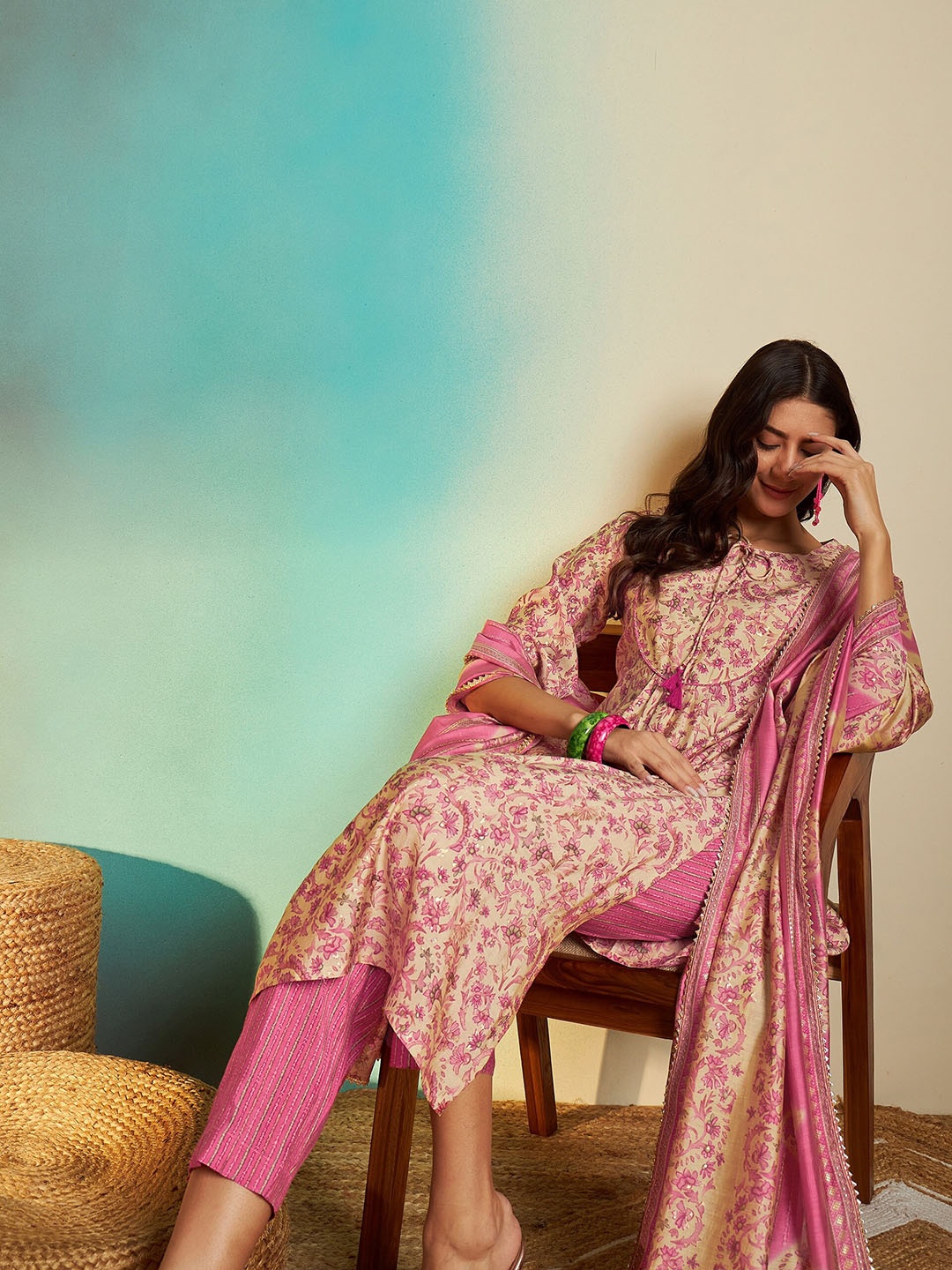 

Sangria Floral Printed Round Neck Kurta With Trousers & Dupatta, Pink