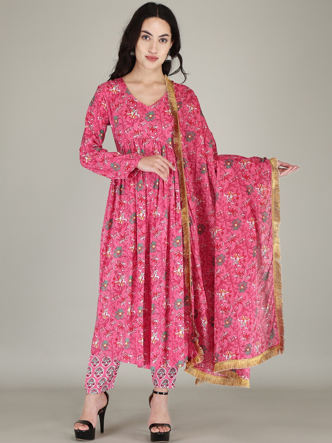 

PARTHVI Floral Printed Regular Phulkari Kurta with Trousers & Dupatta, Pink