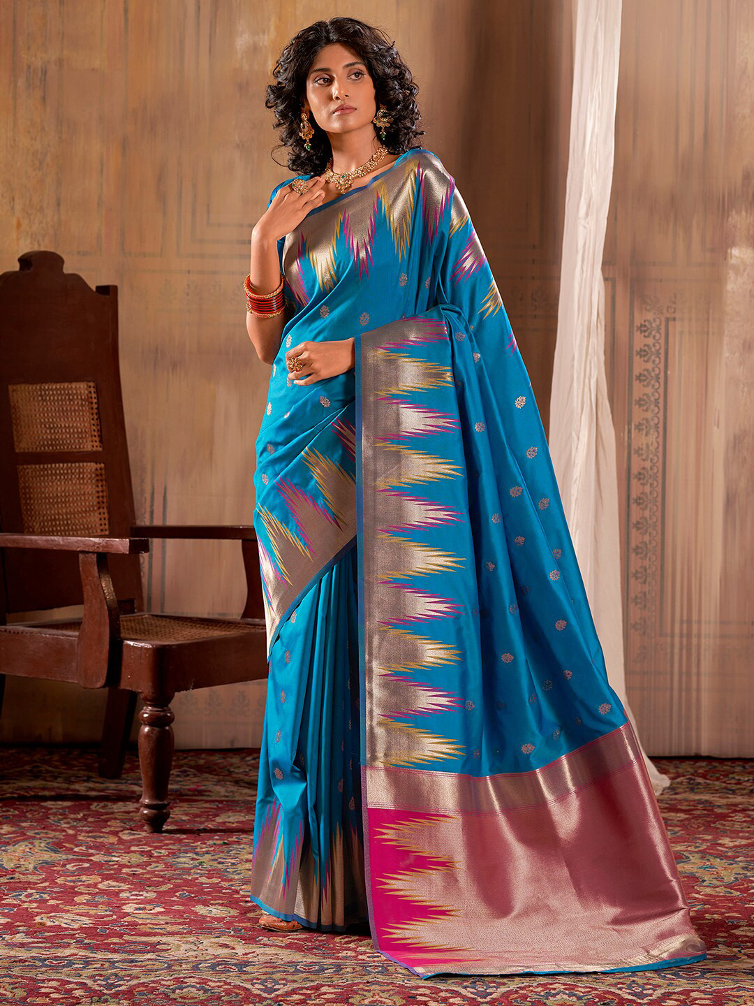 

Mitera Abstract Woven Design Zari Saree, Turquoise blue