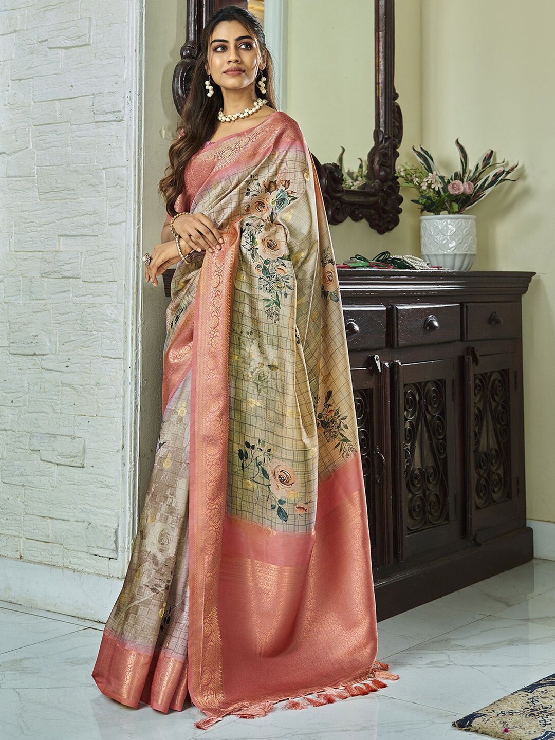 

Satrani Floral Printed Zari Art Silk Saree, Green