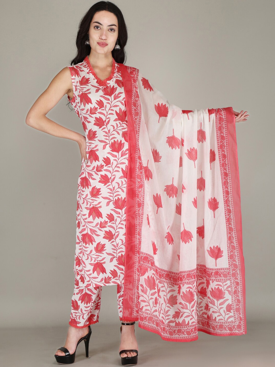 

PARTHVI Floral Printed Sleeveless Phulkari Kurta with Trousers & Dupatta, Pink