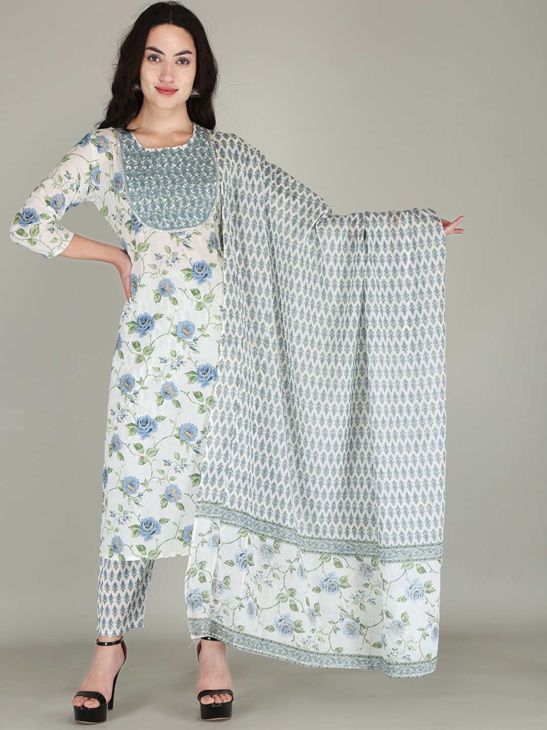 

PARTHVI Floral Printed Regular Phulkari Kurta with Trousers & Dupatta, Blue