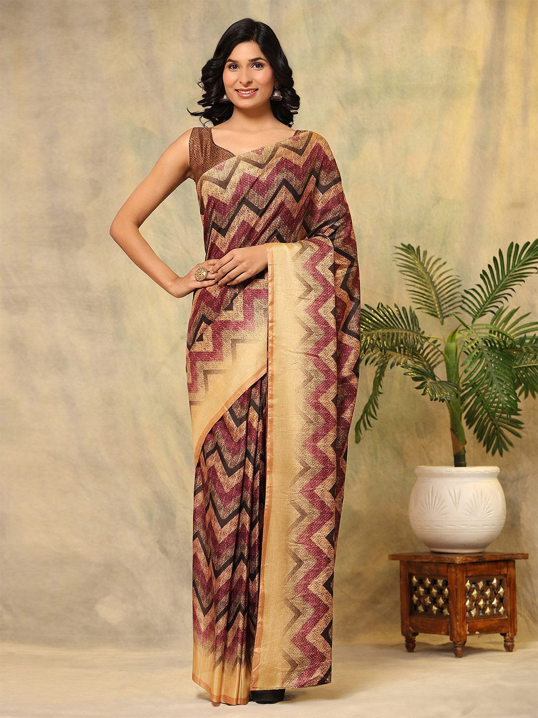 

RACHNA Chevron Printed Ready To Wear Saree, Beige