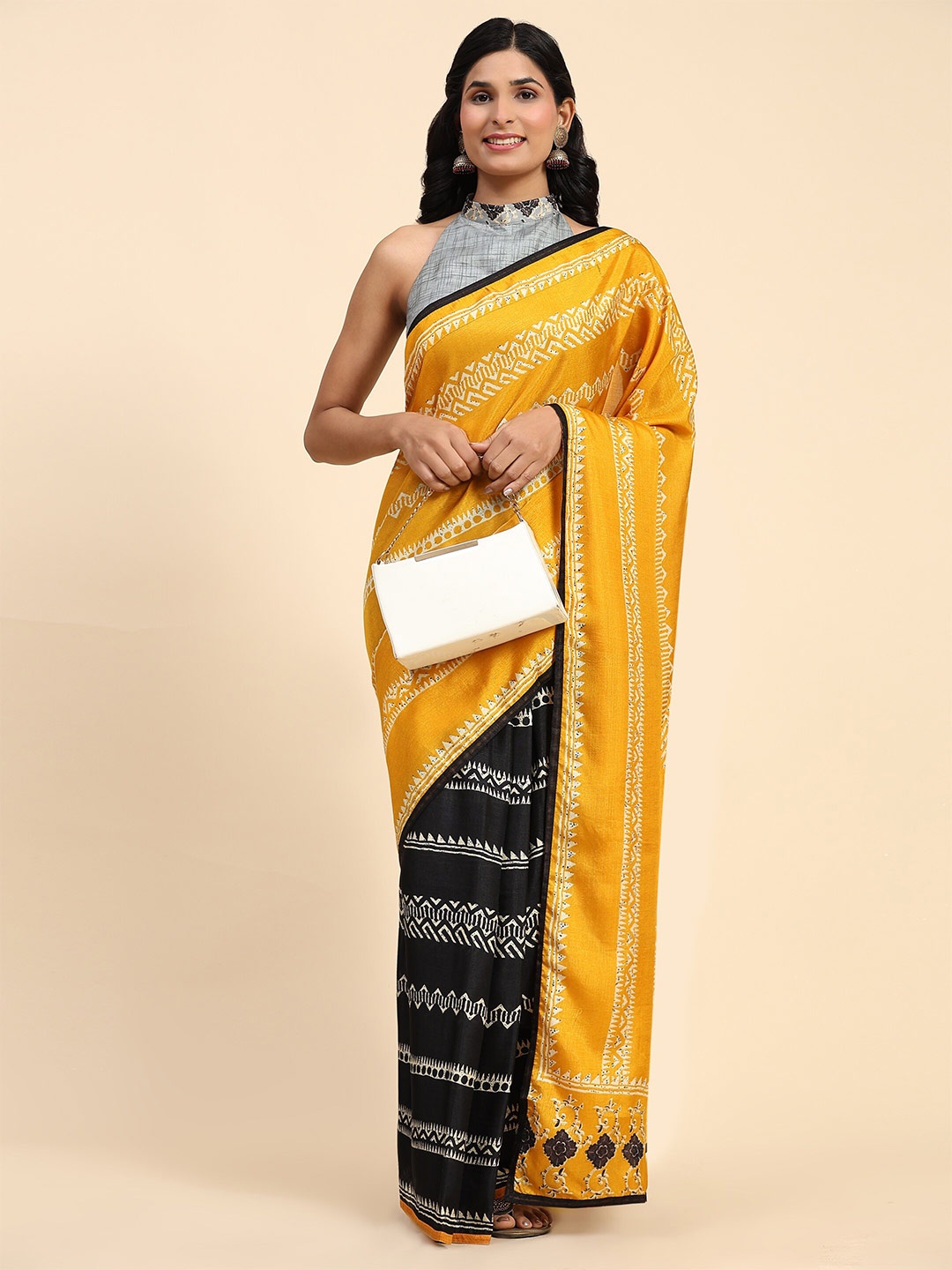 

RACHNA Geometric Printed Ready to Wear Saree, Gold