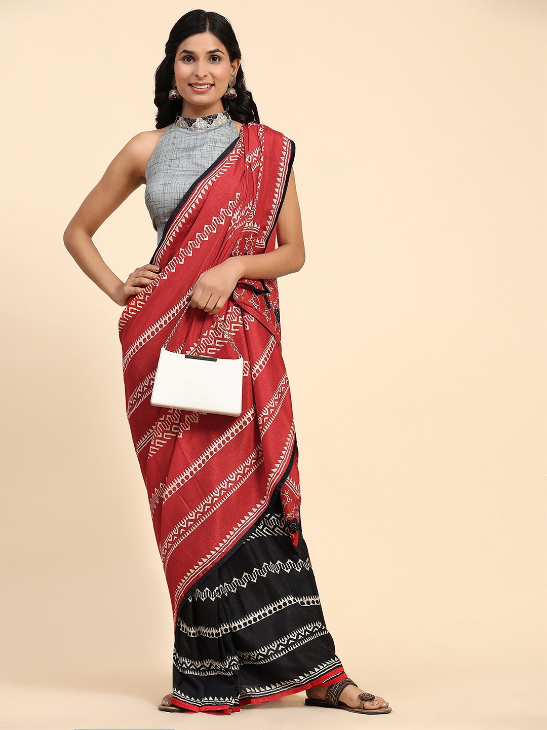 

RACHNA Ethnic Motifs Printed Ready to Wear Saree, Red