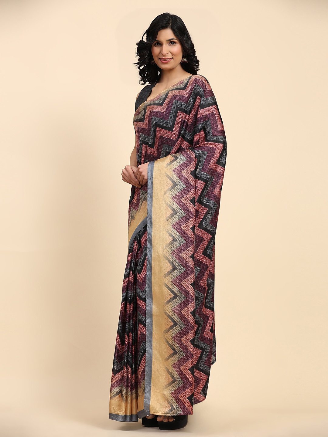 

RACHNA Chevron Printed Ready to Wear Saree, Grey