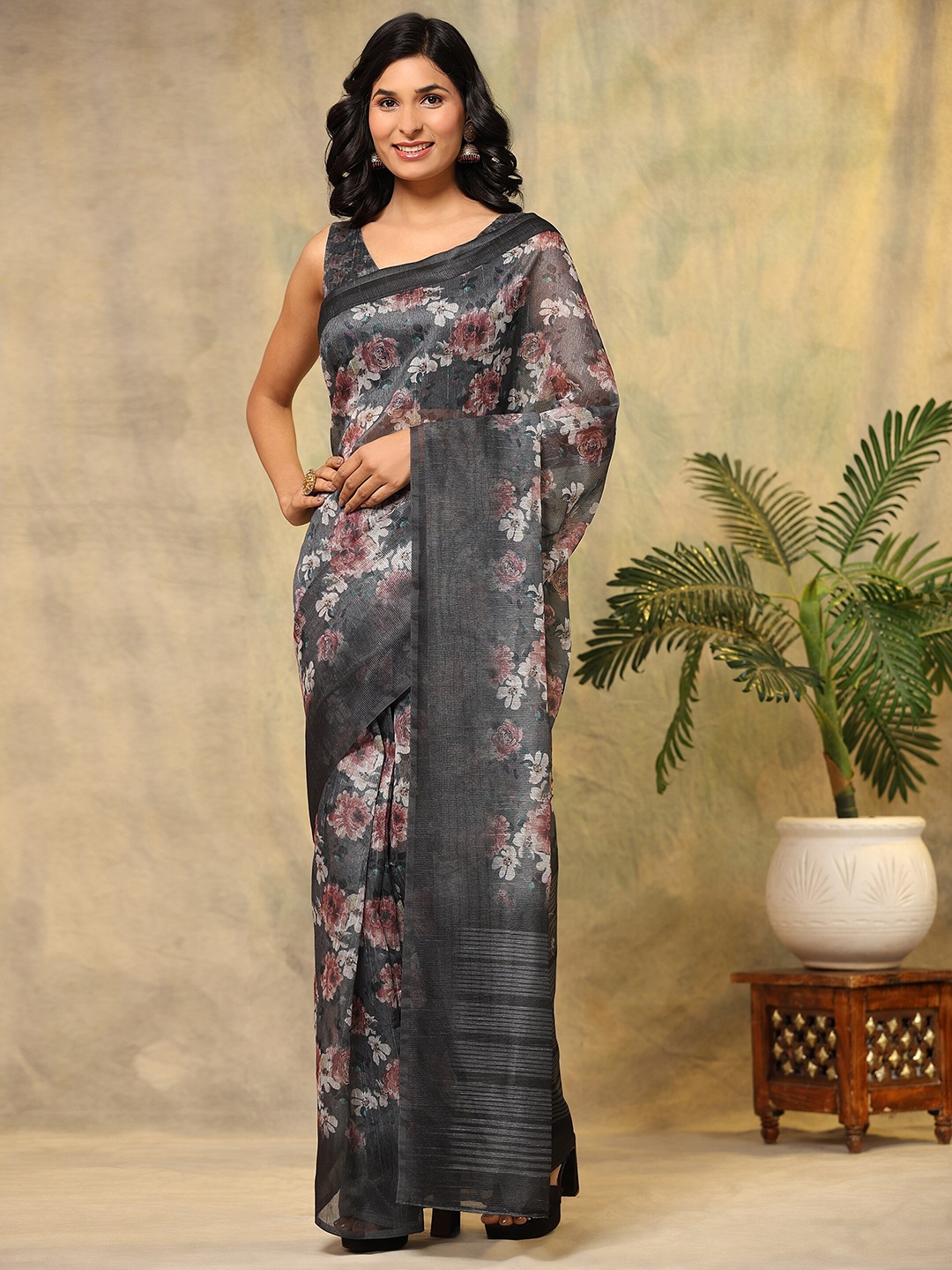 

RACHNA Floral Printed Ready to Wear Saree, Grey