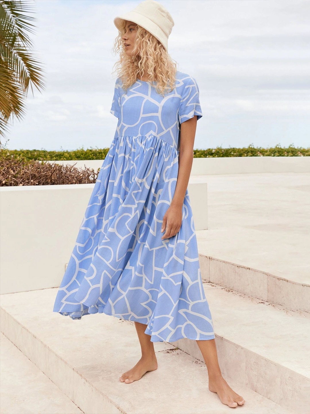 

StyleCast Blue Abstract Print Fit & Flare Midi Dress