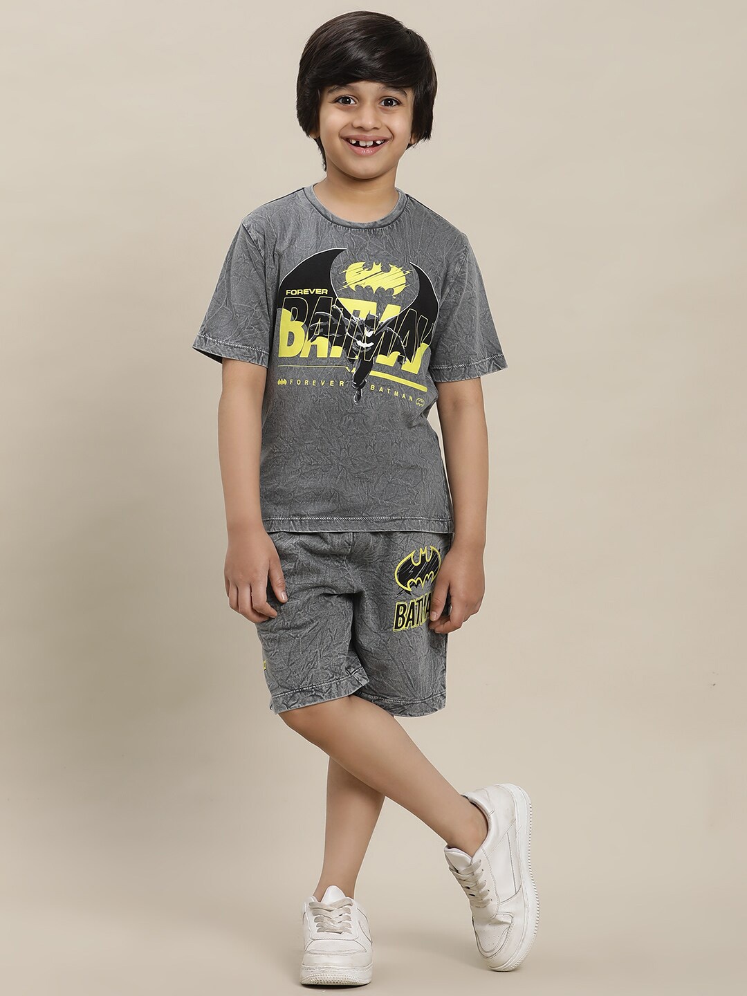 

Kids Ville Boys Batman Printed T-Shirt & Shorts, Grey