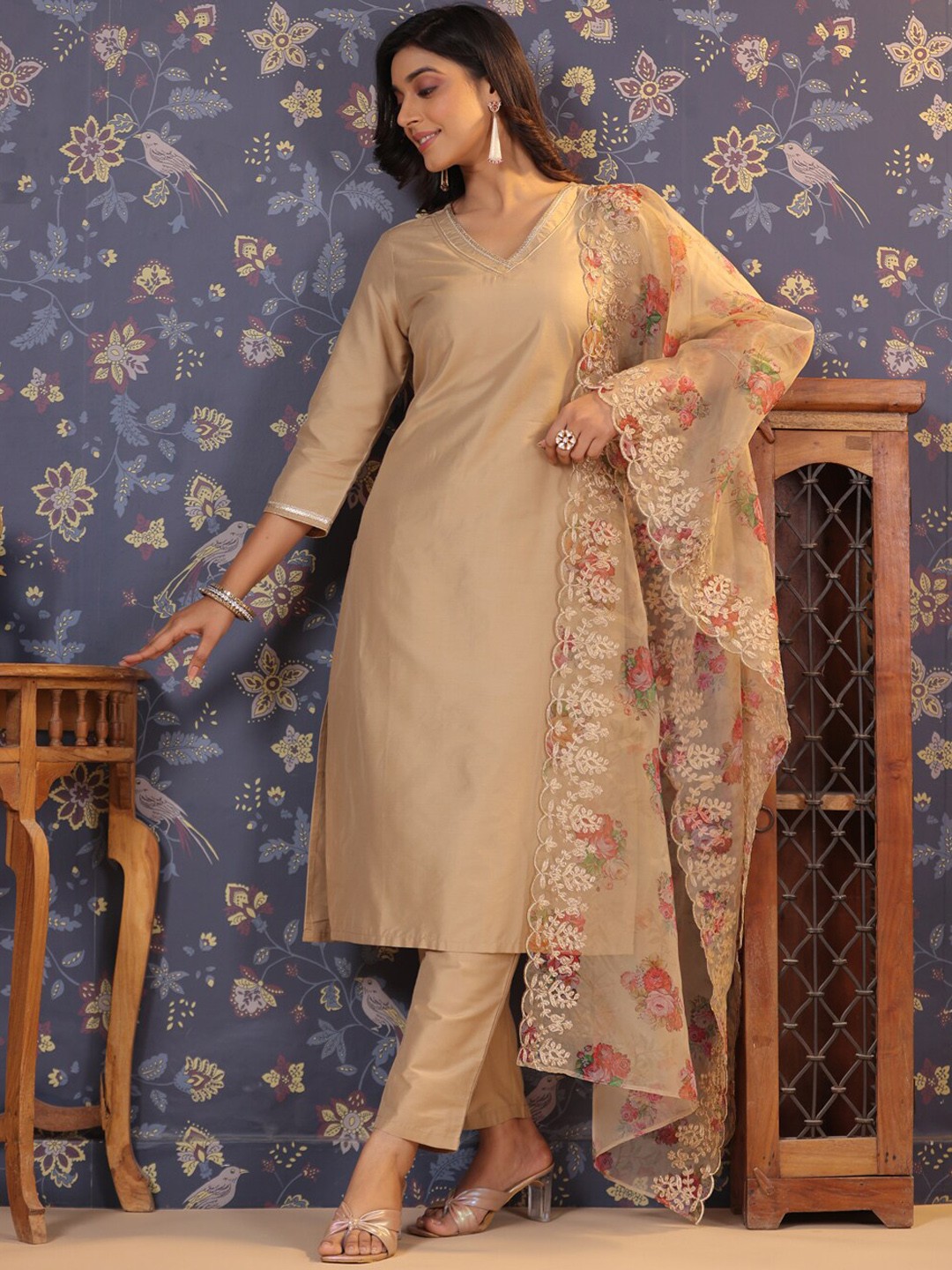 

House of Pataudi V-Neck Kurta With Trousers & Dupatta, Beige