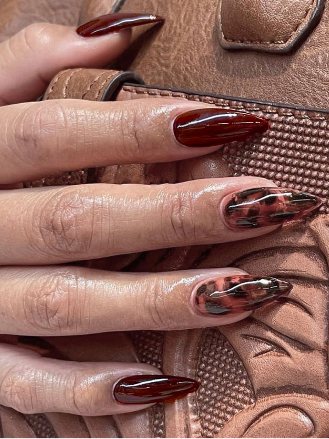 

Secret Lives 24 Pcs Leopard Design False Nails, Brown
