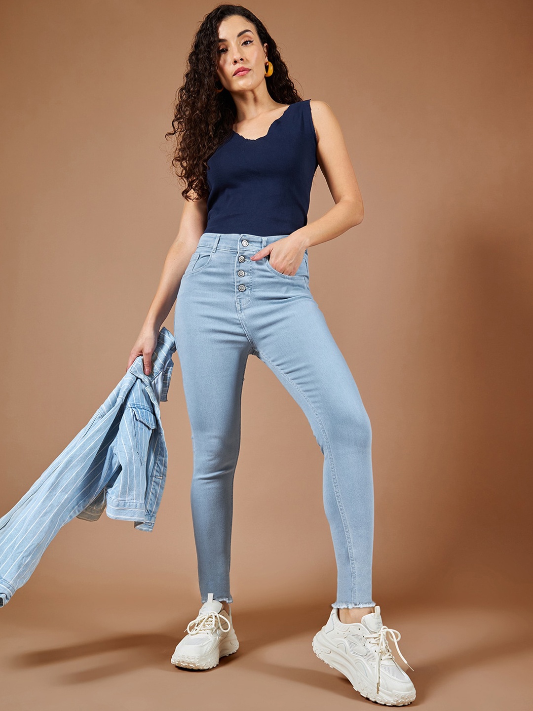 

The Roadster Lifestyle Co Blue Women Slim-Fit Clean Look Stretchable Jeans