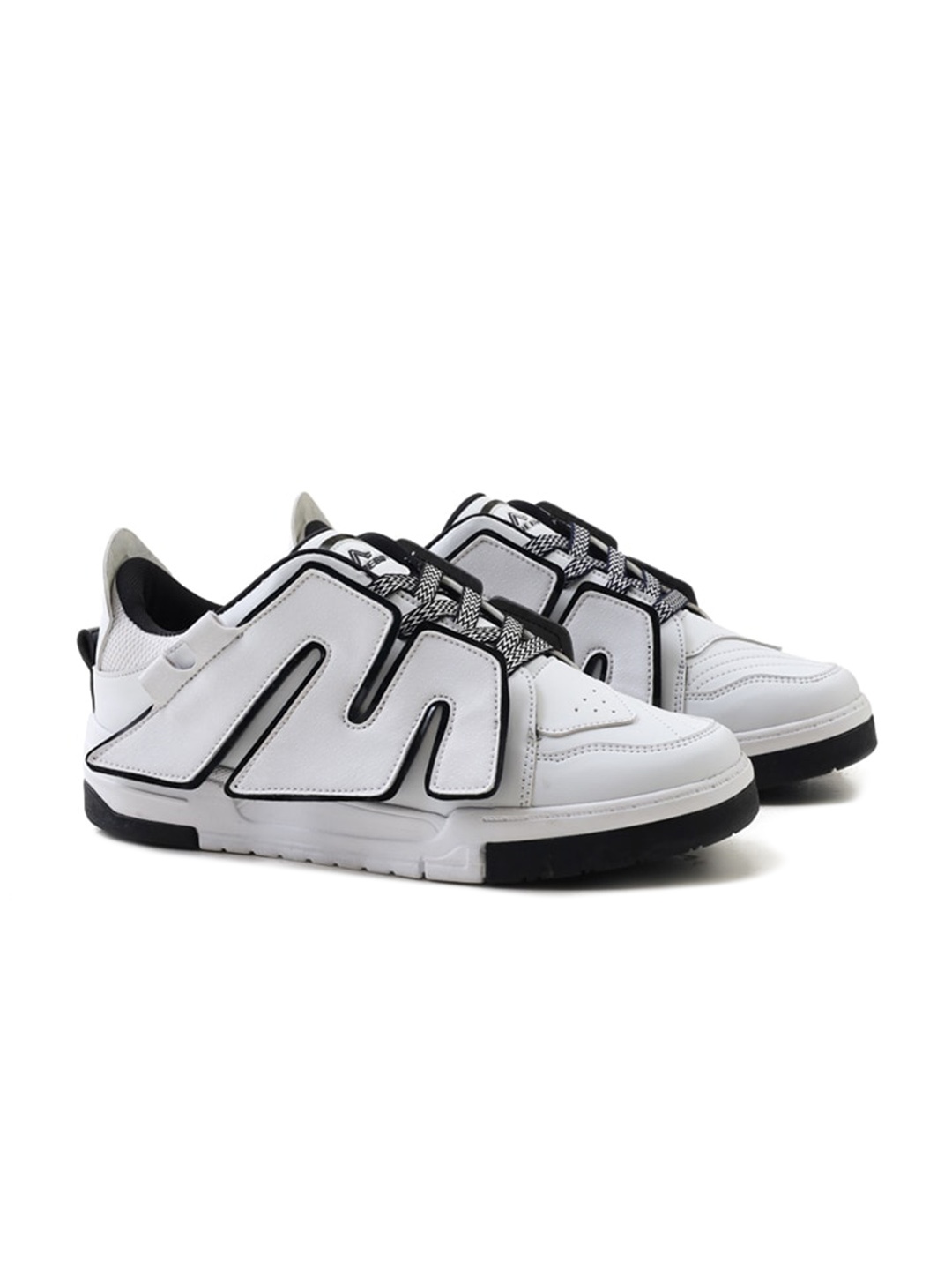 

adeboy Men Colourblocked Sneakers, White