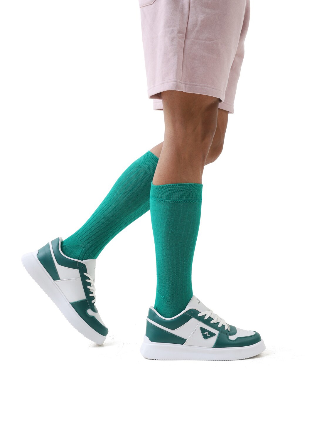 

adeboy Men Colourblocked Sneakers, White