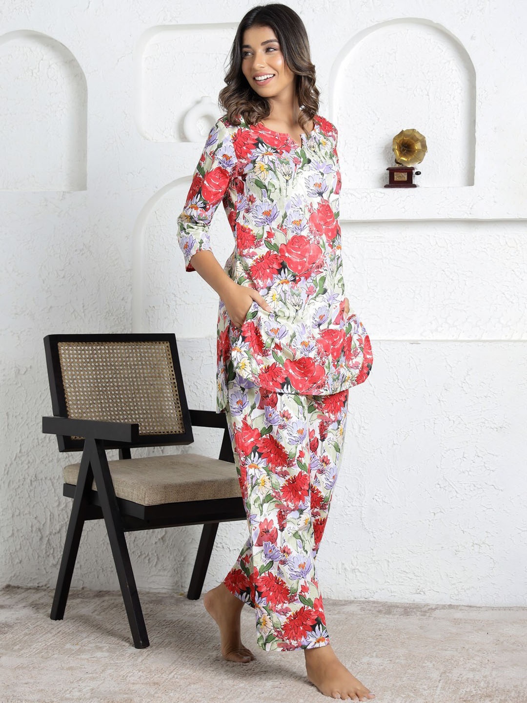 

LABEL FLAVIA Floral Printed Pure Cotton Top with Trousers, Red