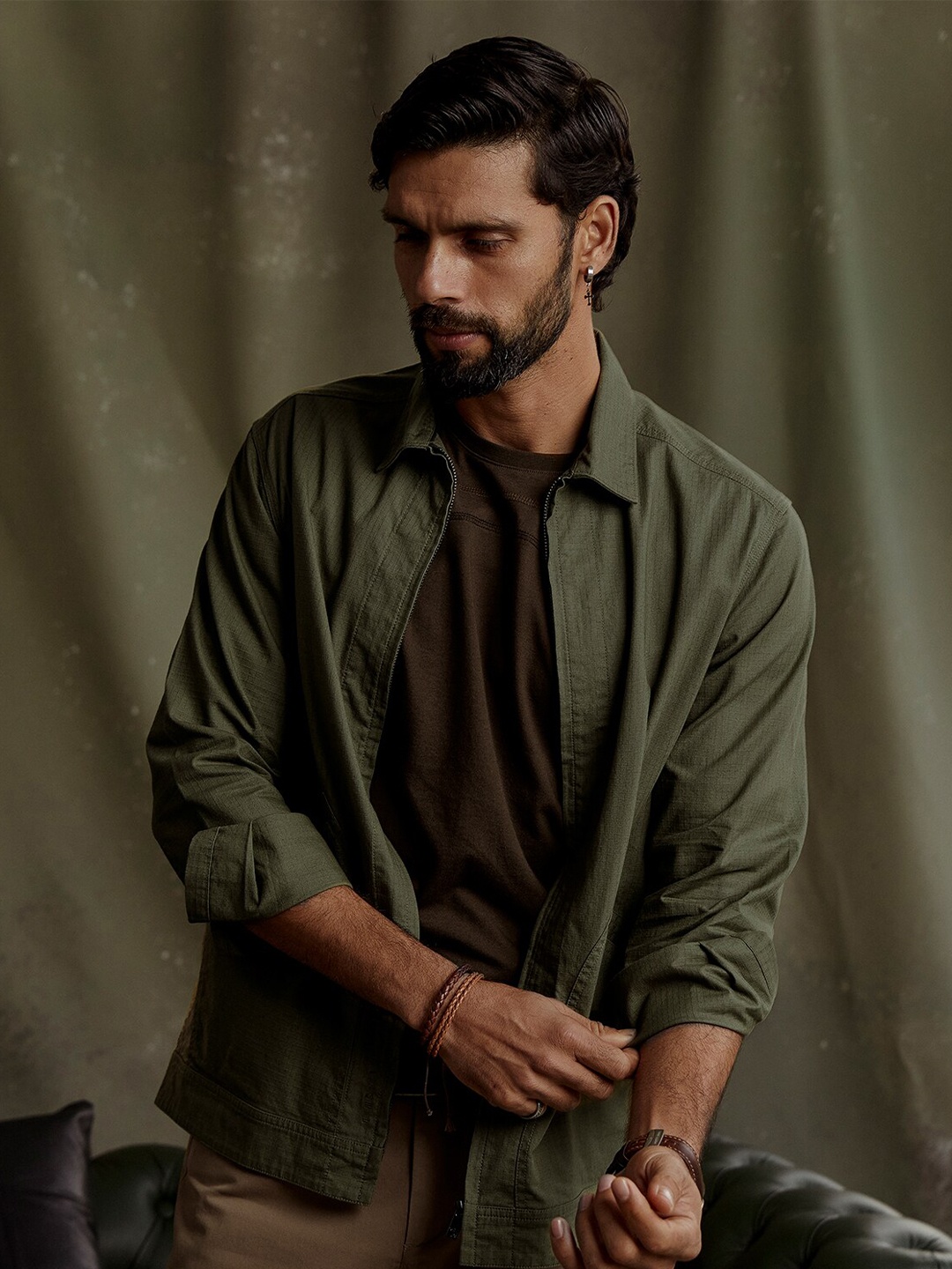 

Andamen Premium Spread Collar Zip Plackets Overshirt Cotton Casual Shirt, Olive