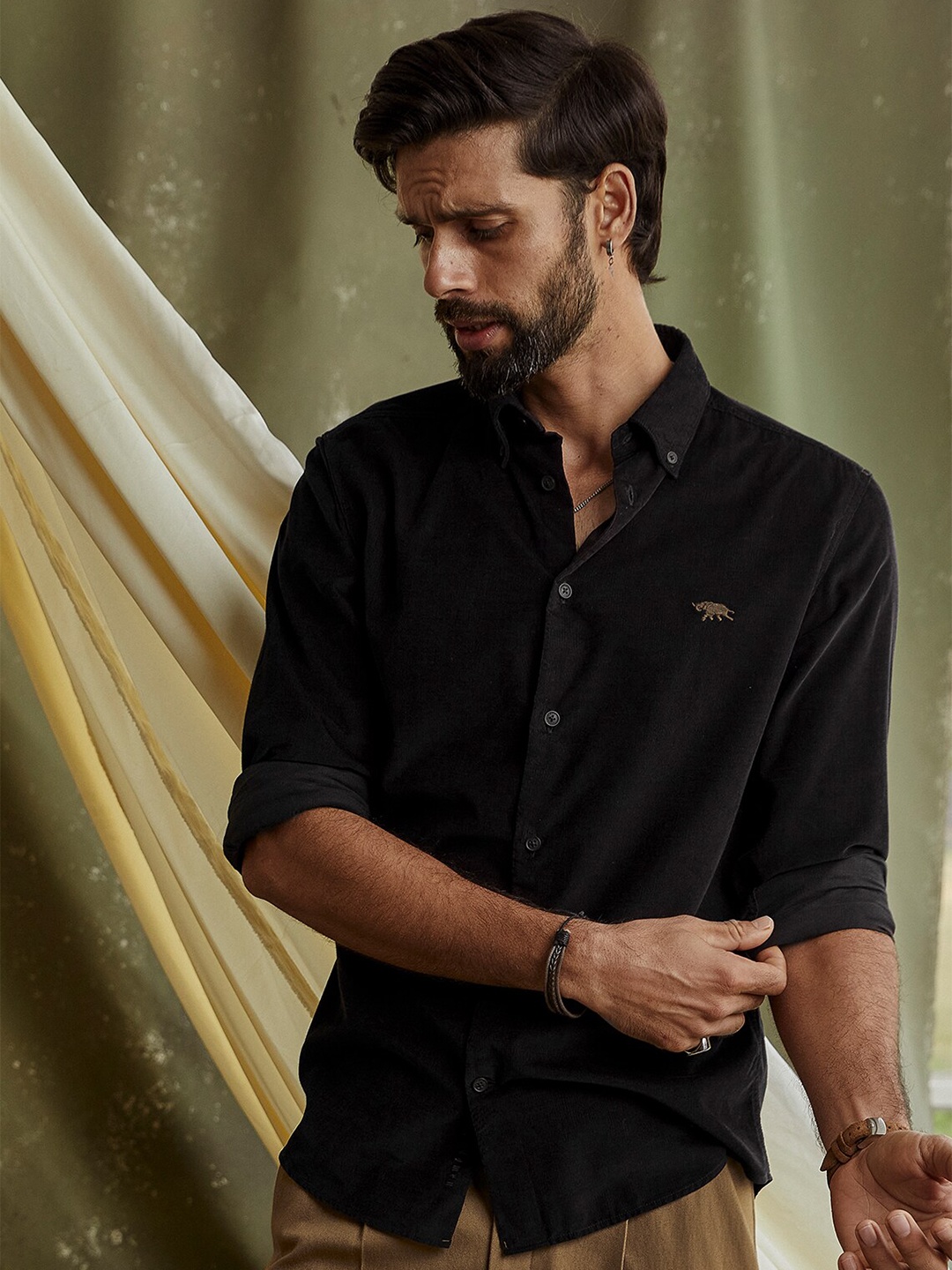 

Andamen Premium Slim Fit Button-Down Collar Casual Shirt, Black