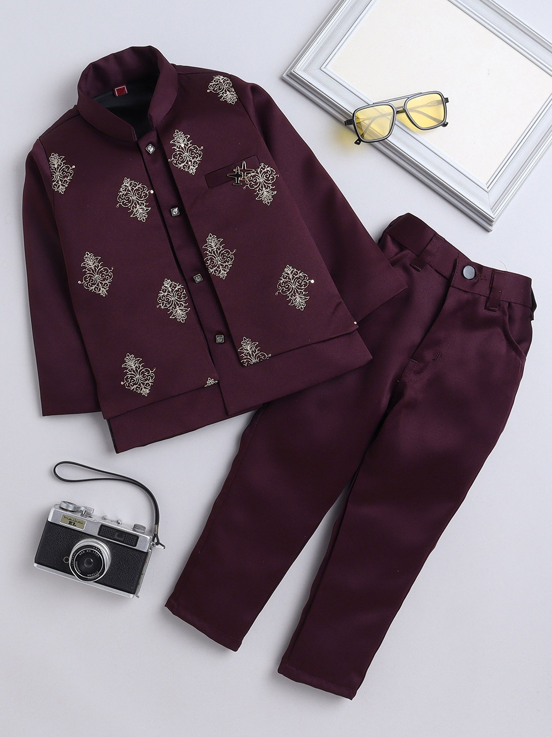 

FOURFOLDS Boys Embroidered Bandhgala Two-Piece Suit, Maroon