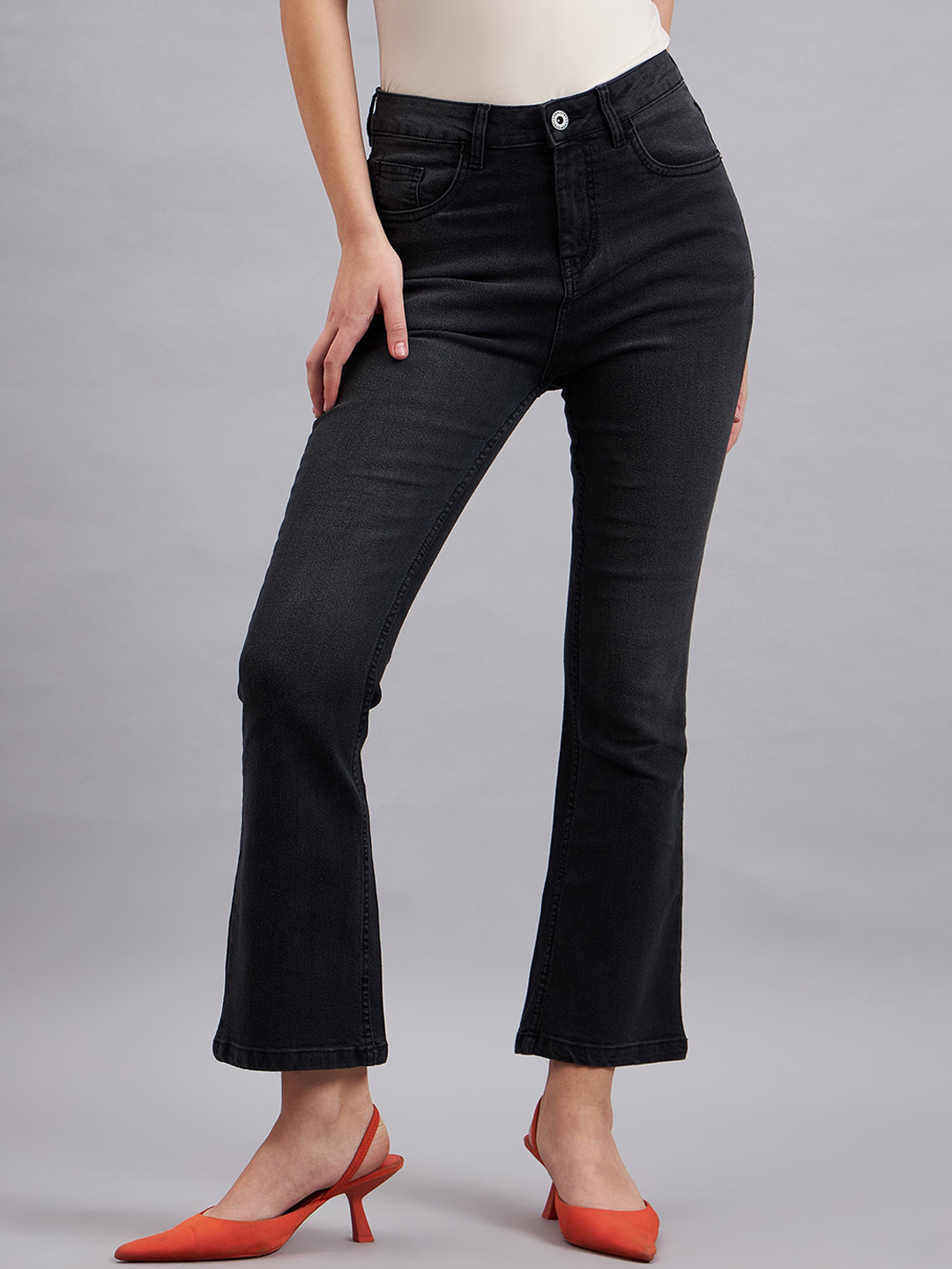 

Chemistry Women Comfort Bootcut High-Rise Slash Knee Light Fade Jeans, Black