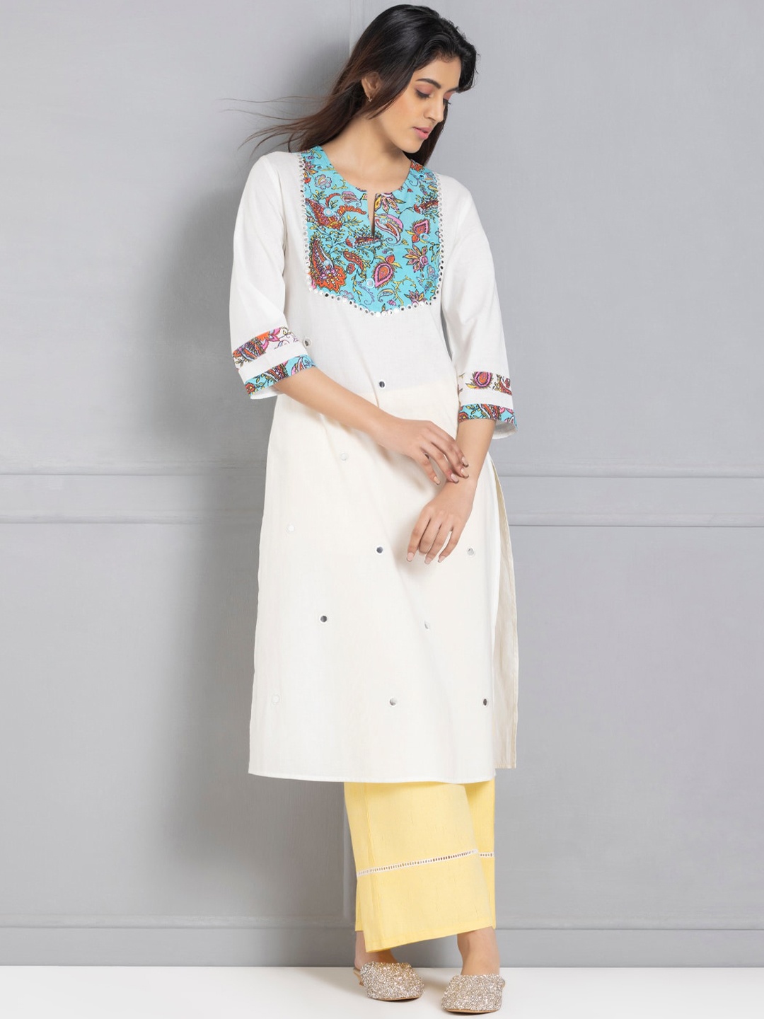 

SHAYE Ethnic Motifs Yoke Design Straight Pure Cotton Kurta, White