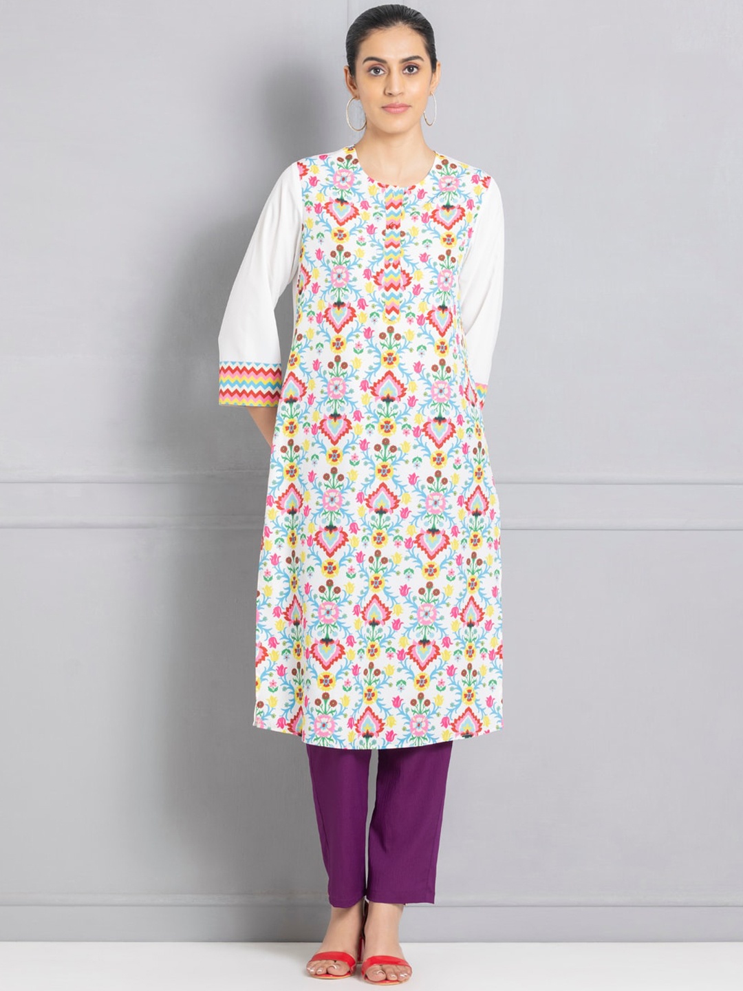 

SHAYE Floral Printed Straight Kurta, White