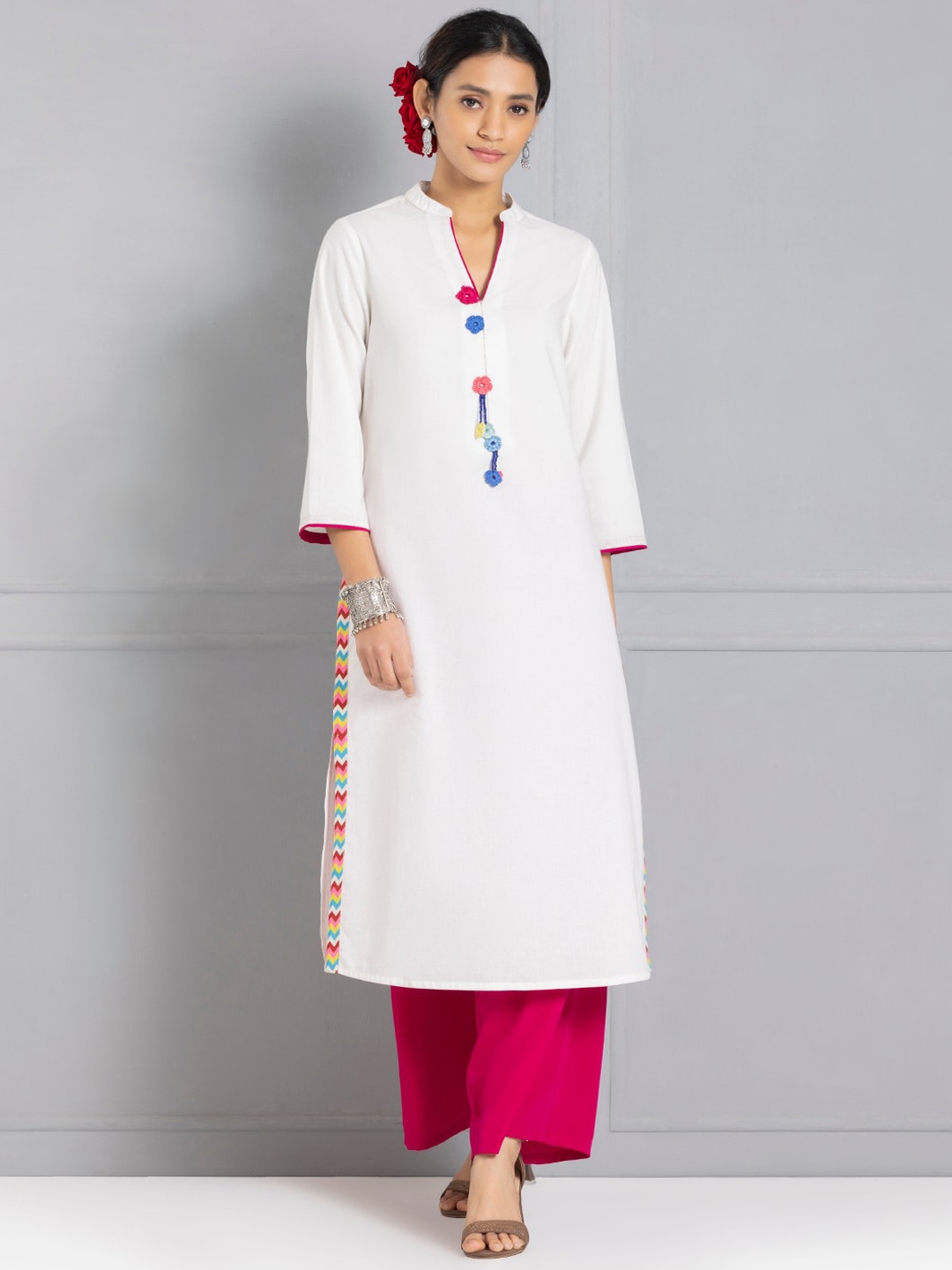 

SHAYE Mandarin Collar Thread Work Straight Kurta, White