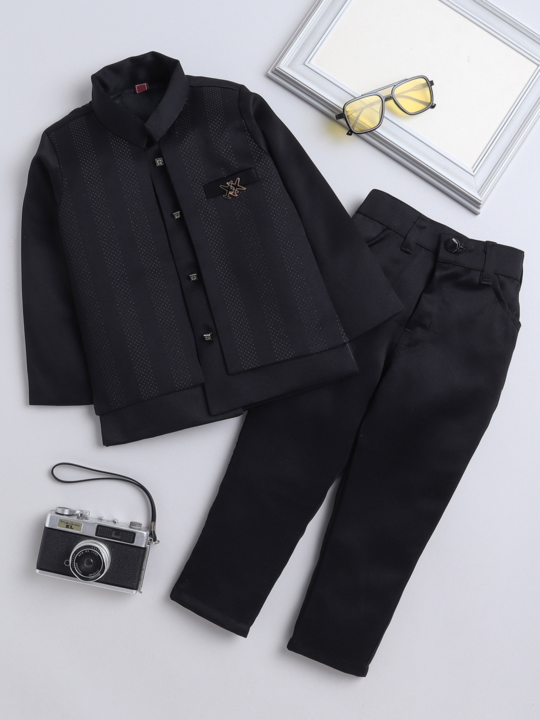 

FOURFOLDS Boys Single-Breasted 2-Piece Suit, Black